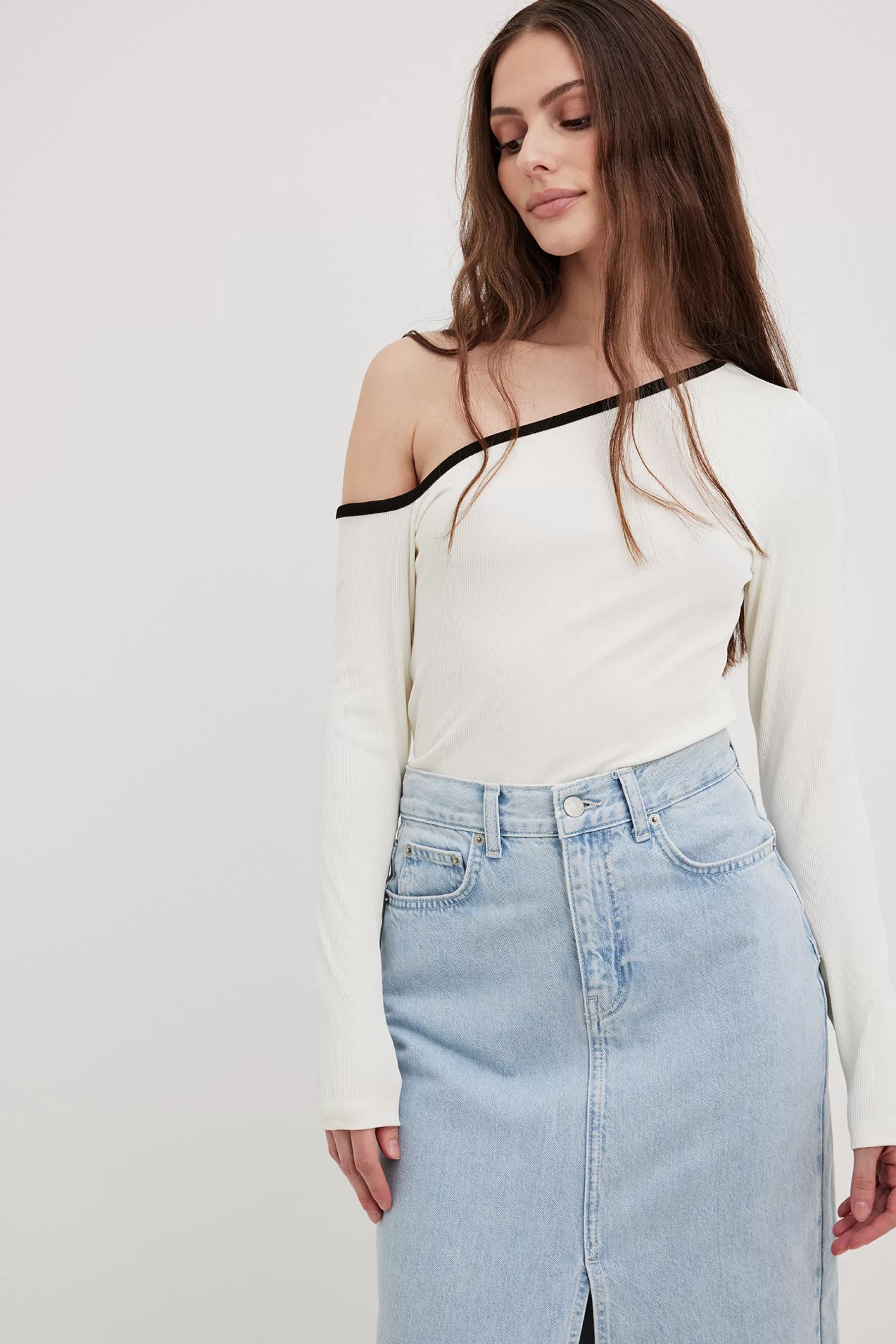 NA-KD Asymmetric Contrast Binding Top White