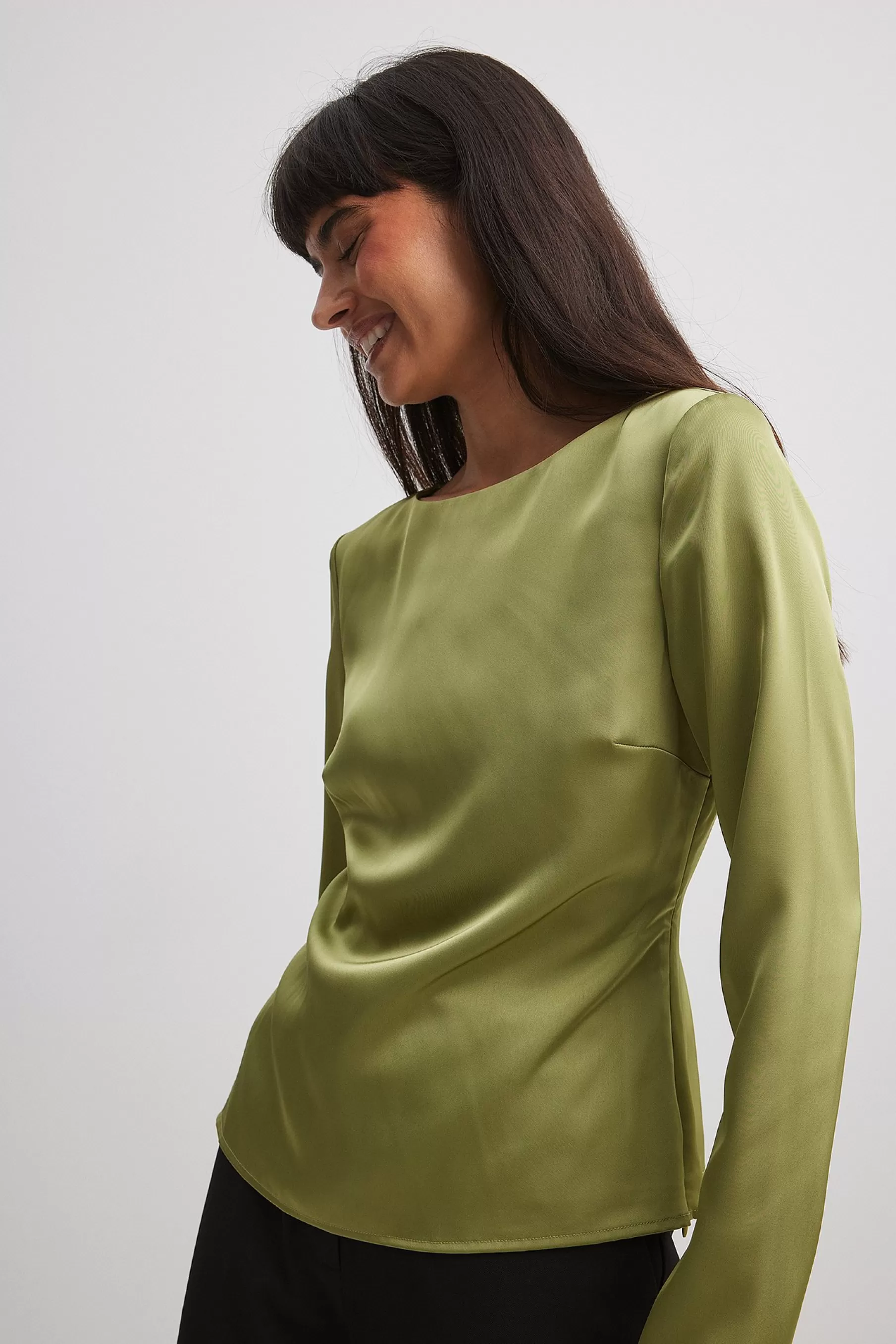 NA-KD Asymmetric Open Back Blouse Green