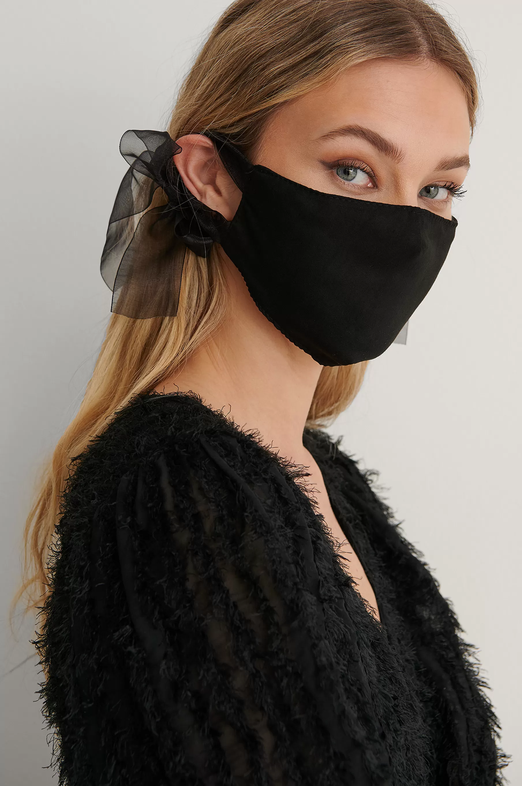 NA-KD Big Bow Face Mask Black