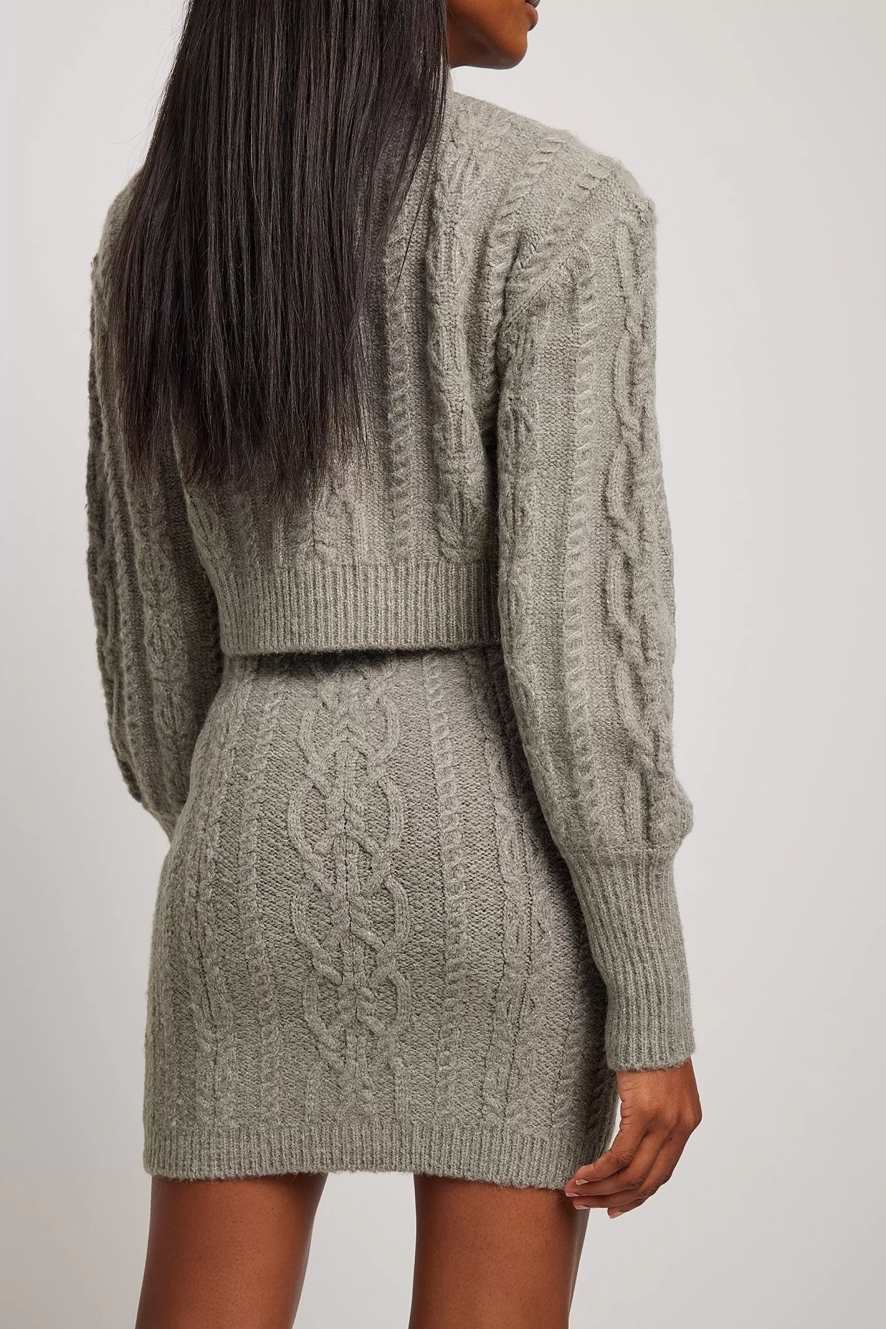 NA-KD Cable Knitted Short Sweater Grey