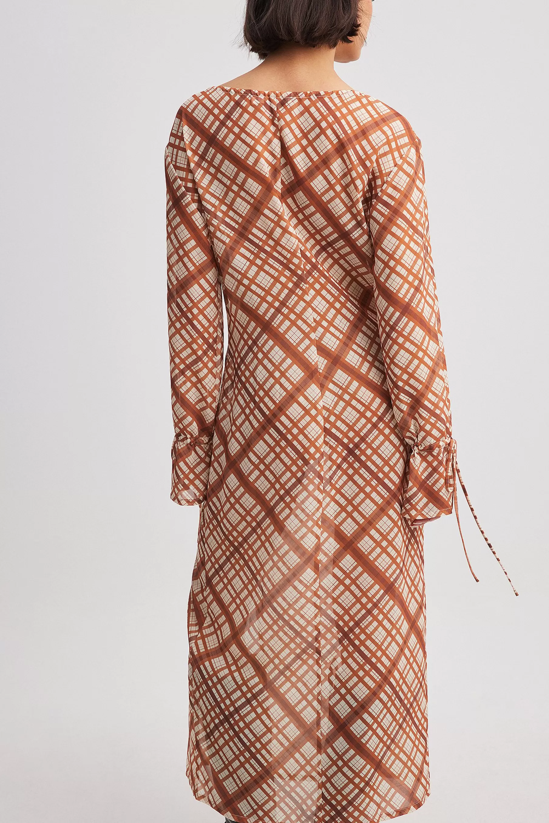 NA-KD Checked Flowy Midi Dress Checkered