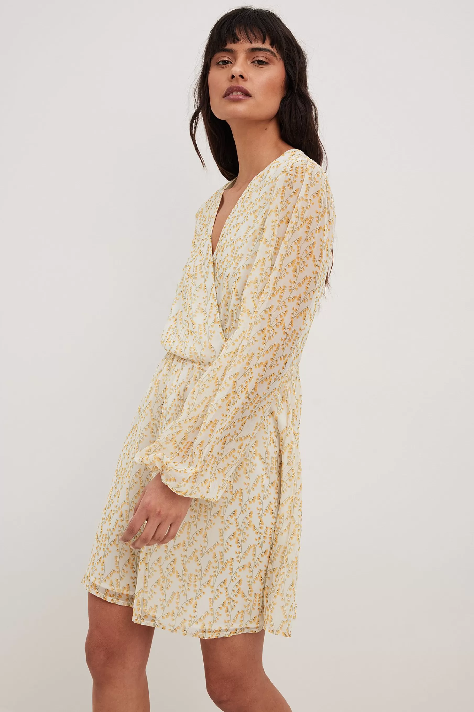 NA-KD Chiffon Overlap Puff Sleeve Mini Dress Flower