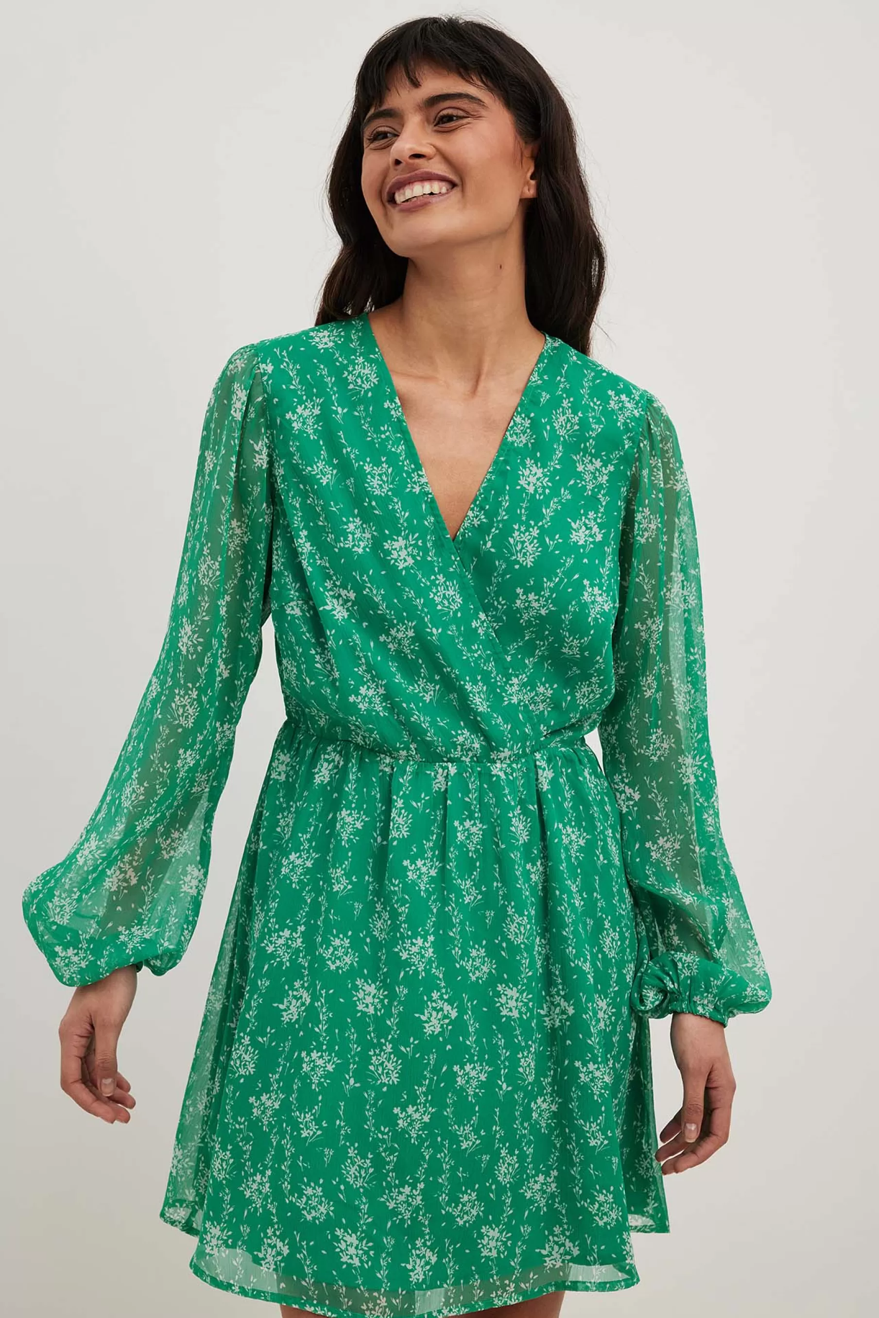 NA-KD Chiffon Overlap Puff Sleeve Mini Dress Green