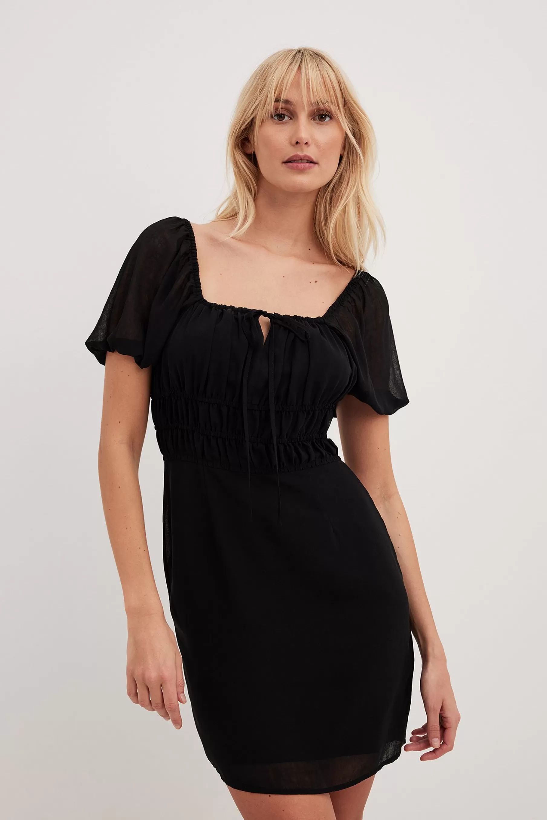 NA-KD Crinkled Chiffon Mini Dress Black