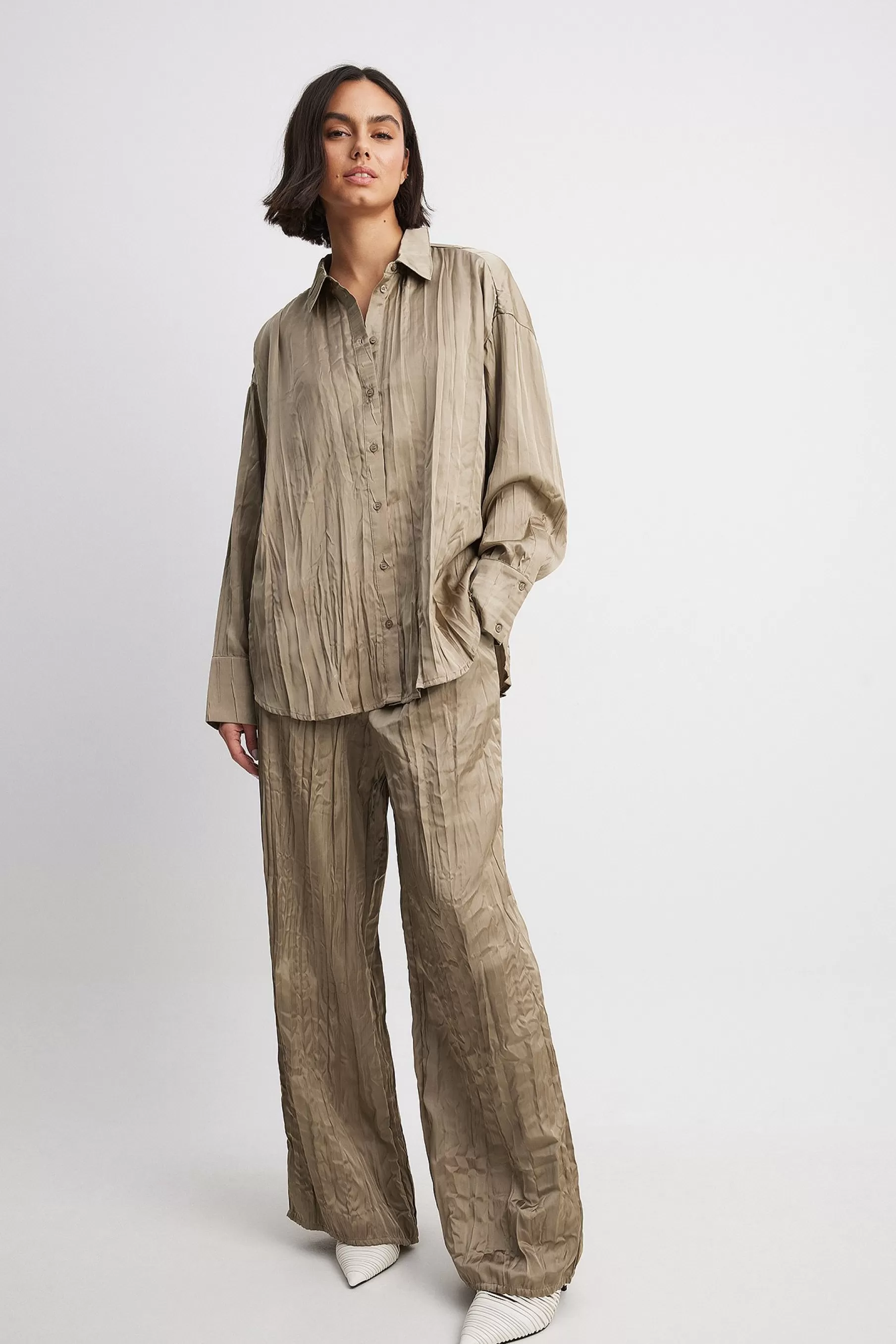 NA-KD Crinkled Flowy Elastic Waist Pants Brown