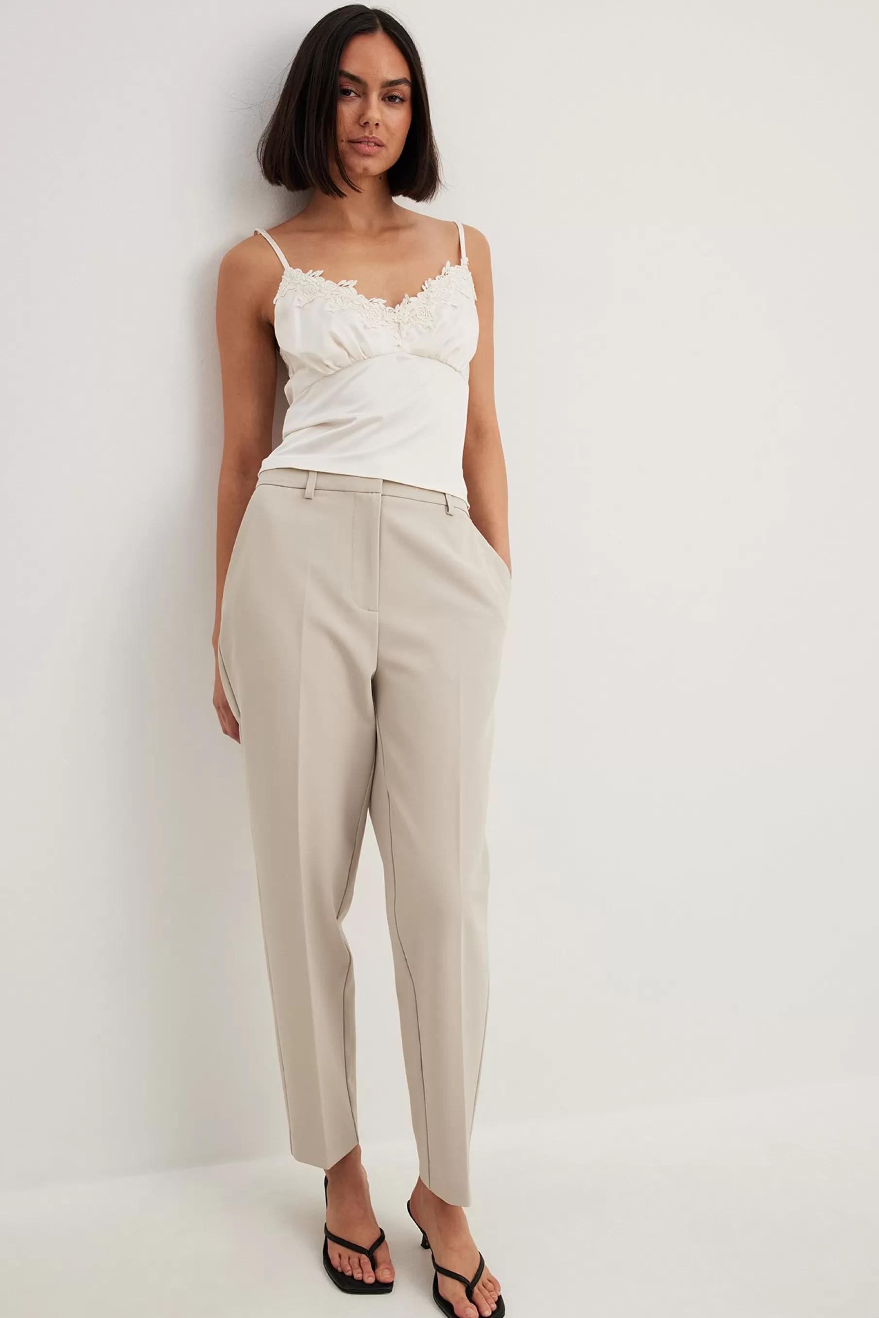 NA-KD Cropped Regular Suit Pants Beige