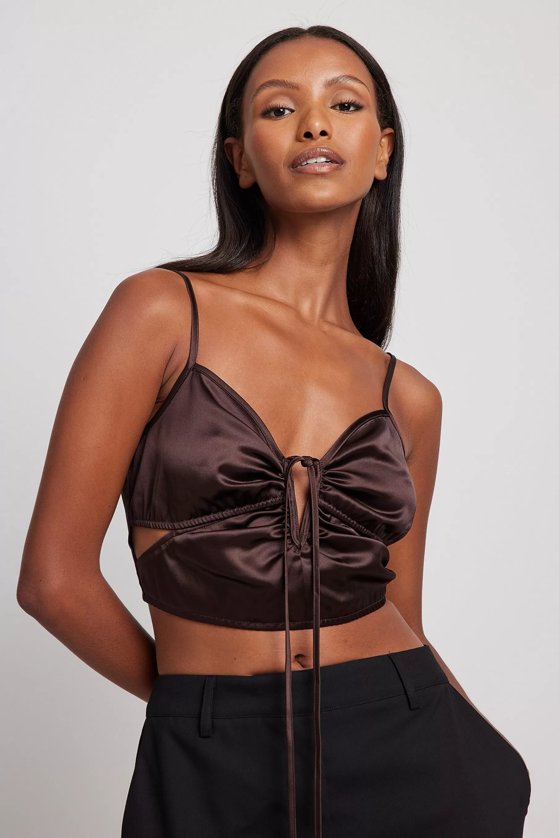 NA-KD Cut Out Gathered Front Top Brown