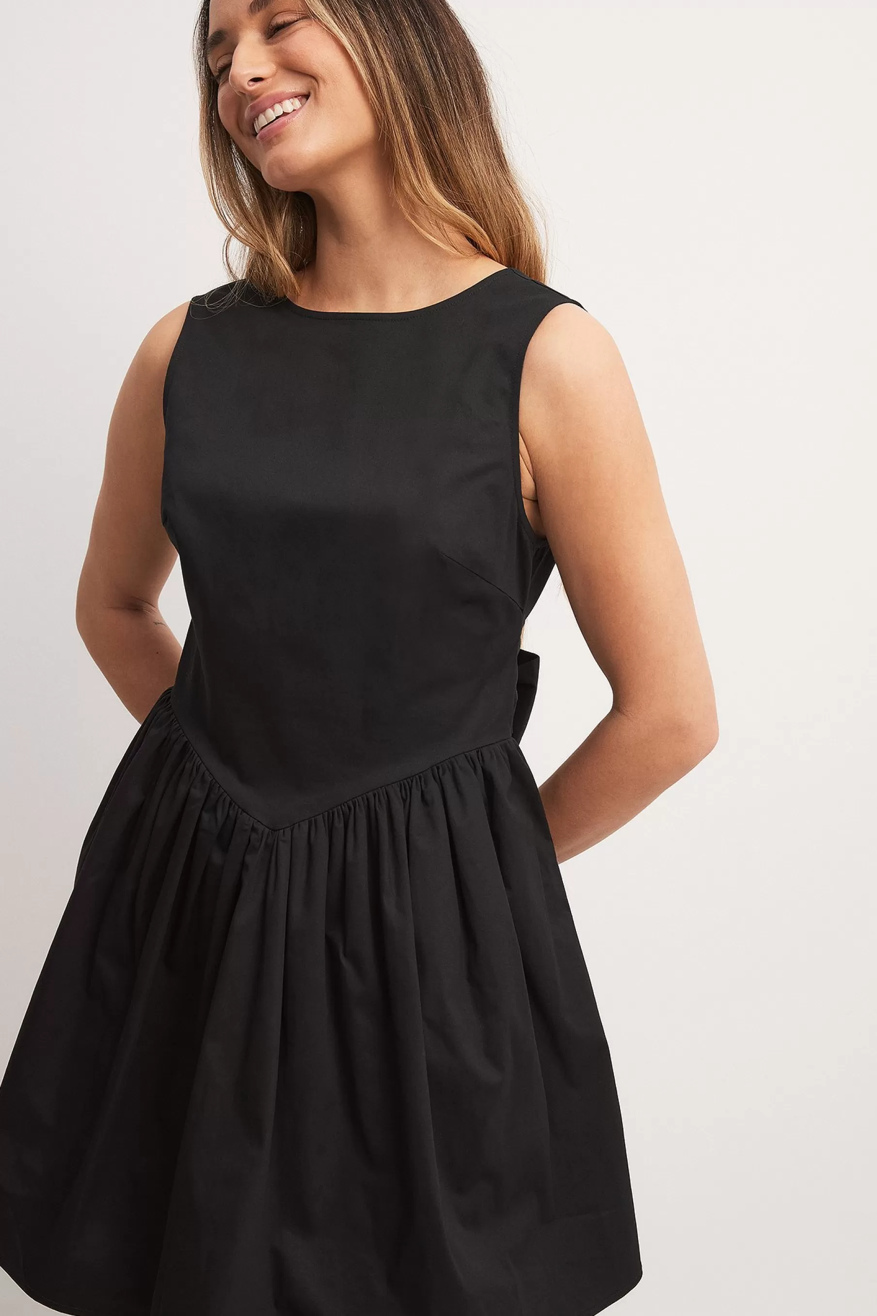 NA-KD Deep Back Bow Detail Mini Dress Black