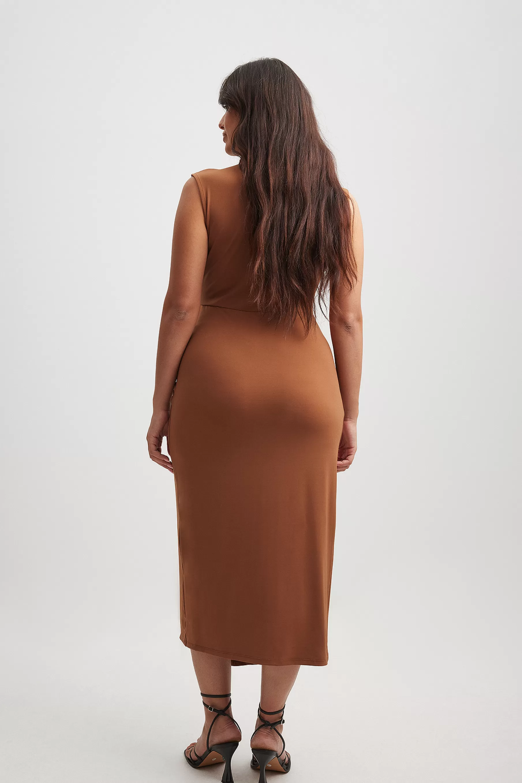 NA-KD Drapy Midi Dress Brown