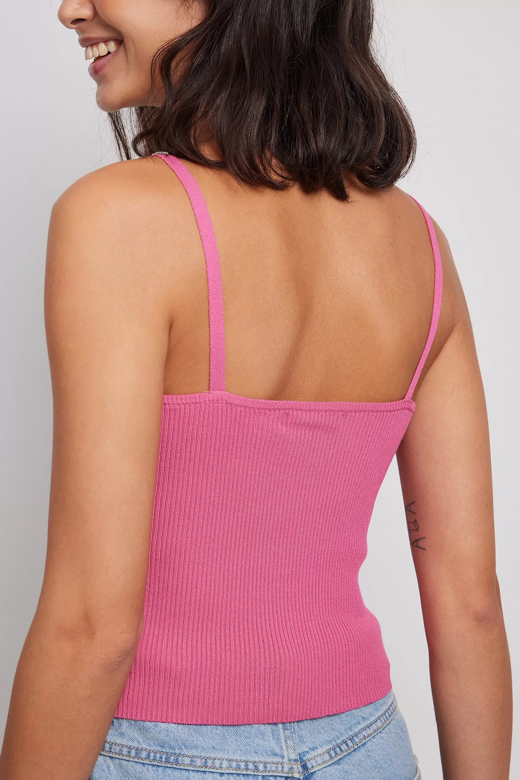 NA-KD Fine Knitted Rhine Stone Detail Top Pink