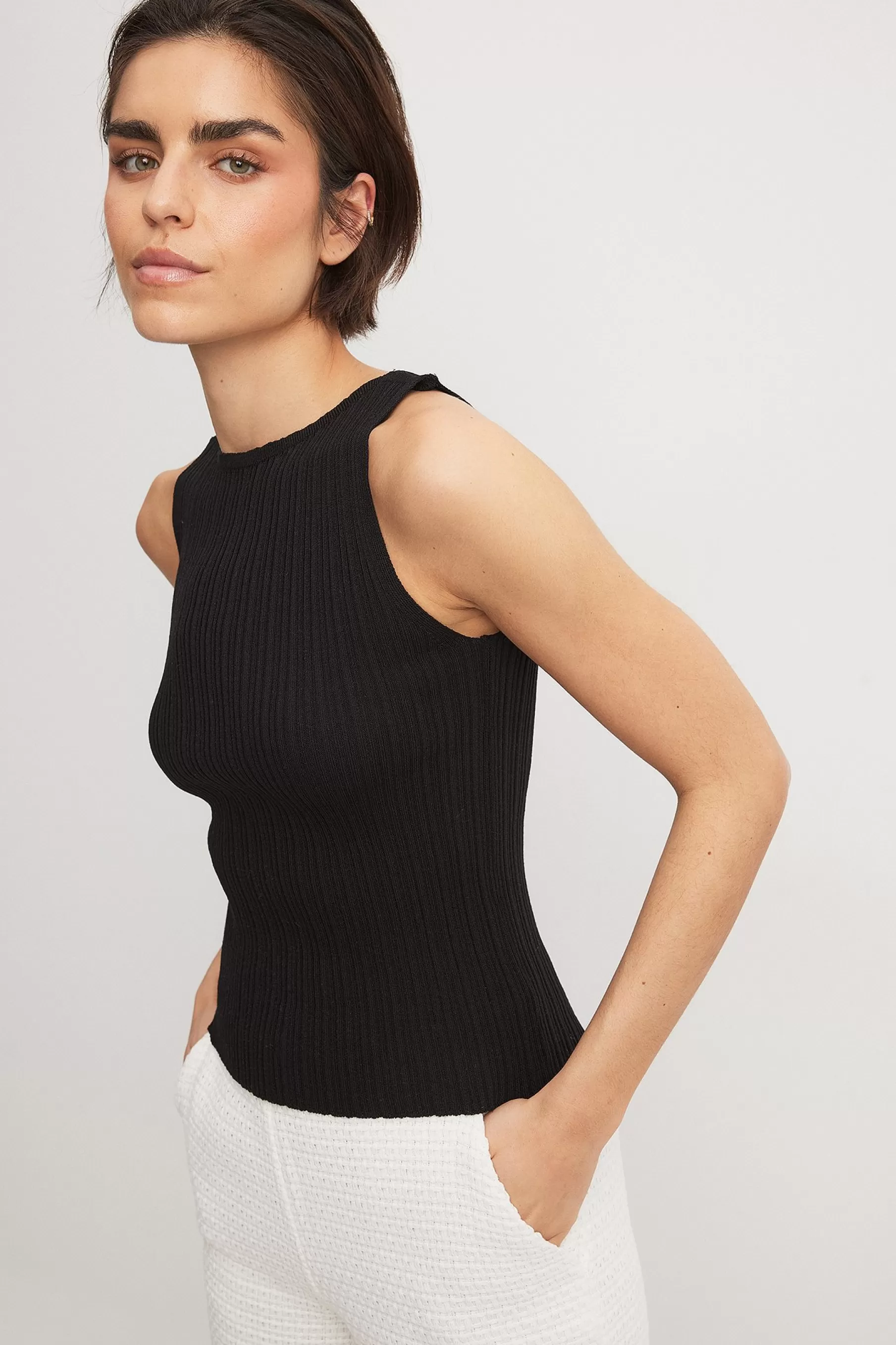 NA-KD Fine Knitted Sleeveless Top Black