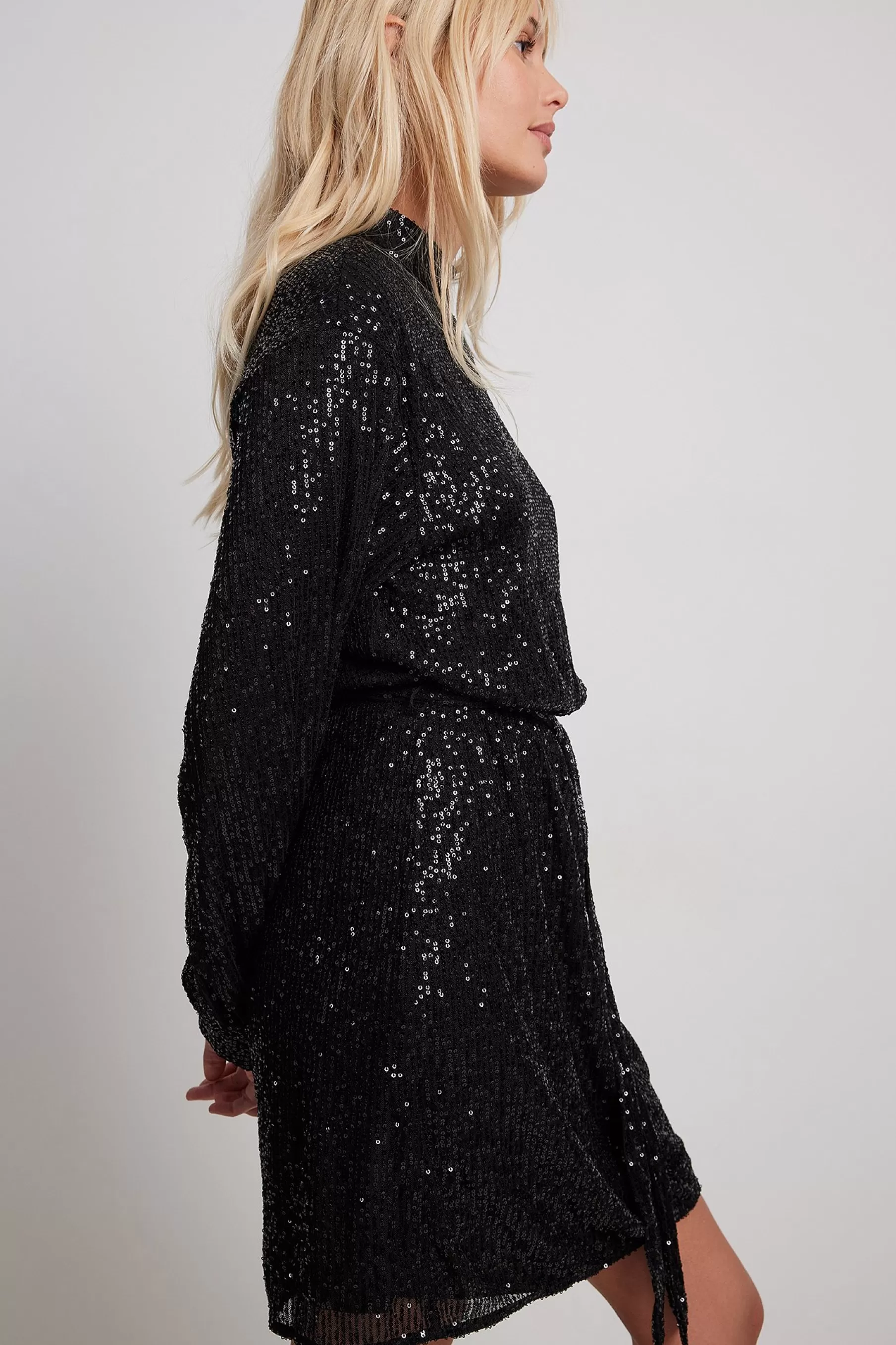 NA-KD Flowy Belted Sequin Dress Black