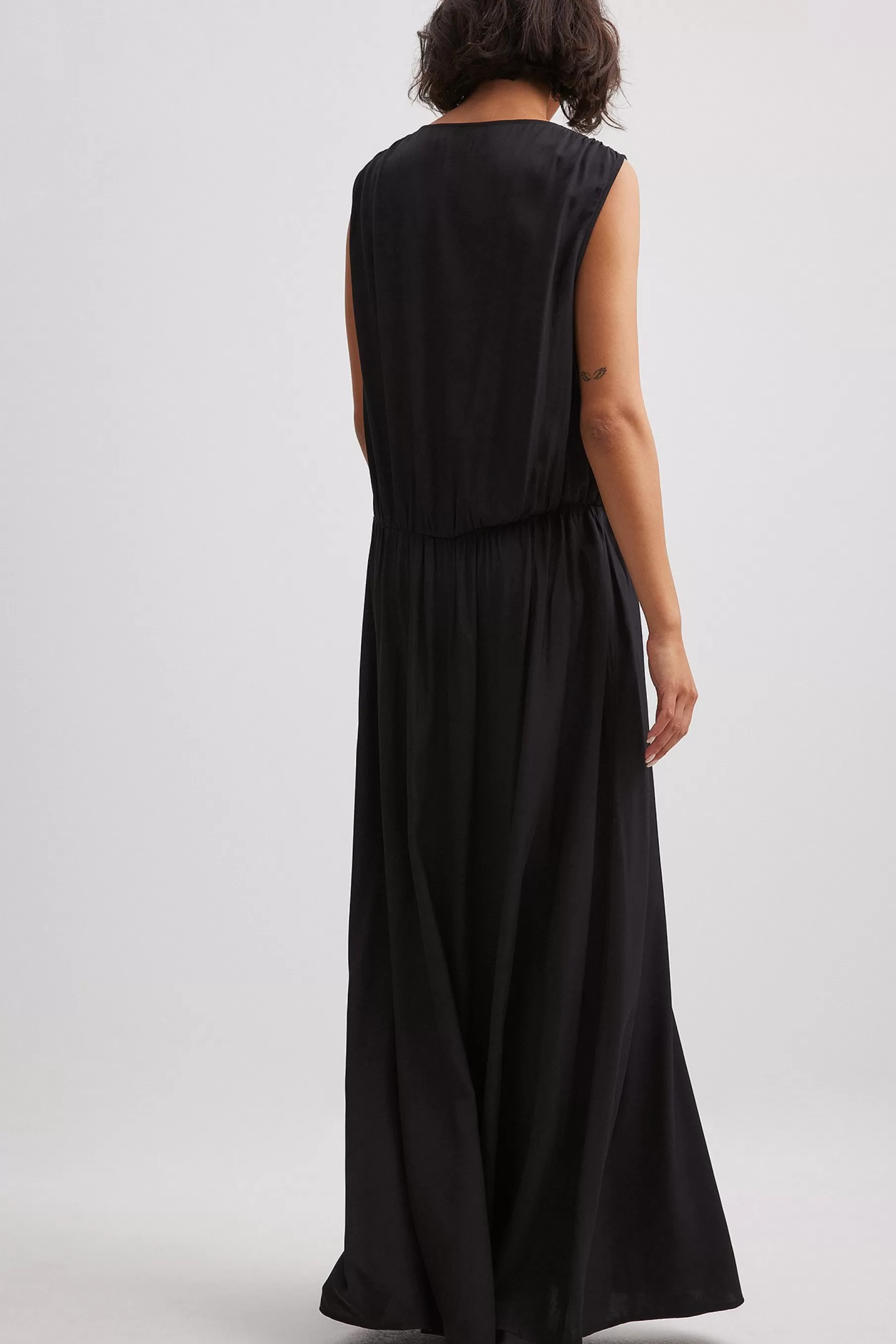 NA-KD Flowy Dress Black