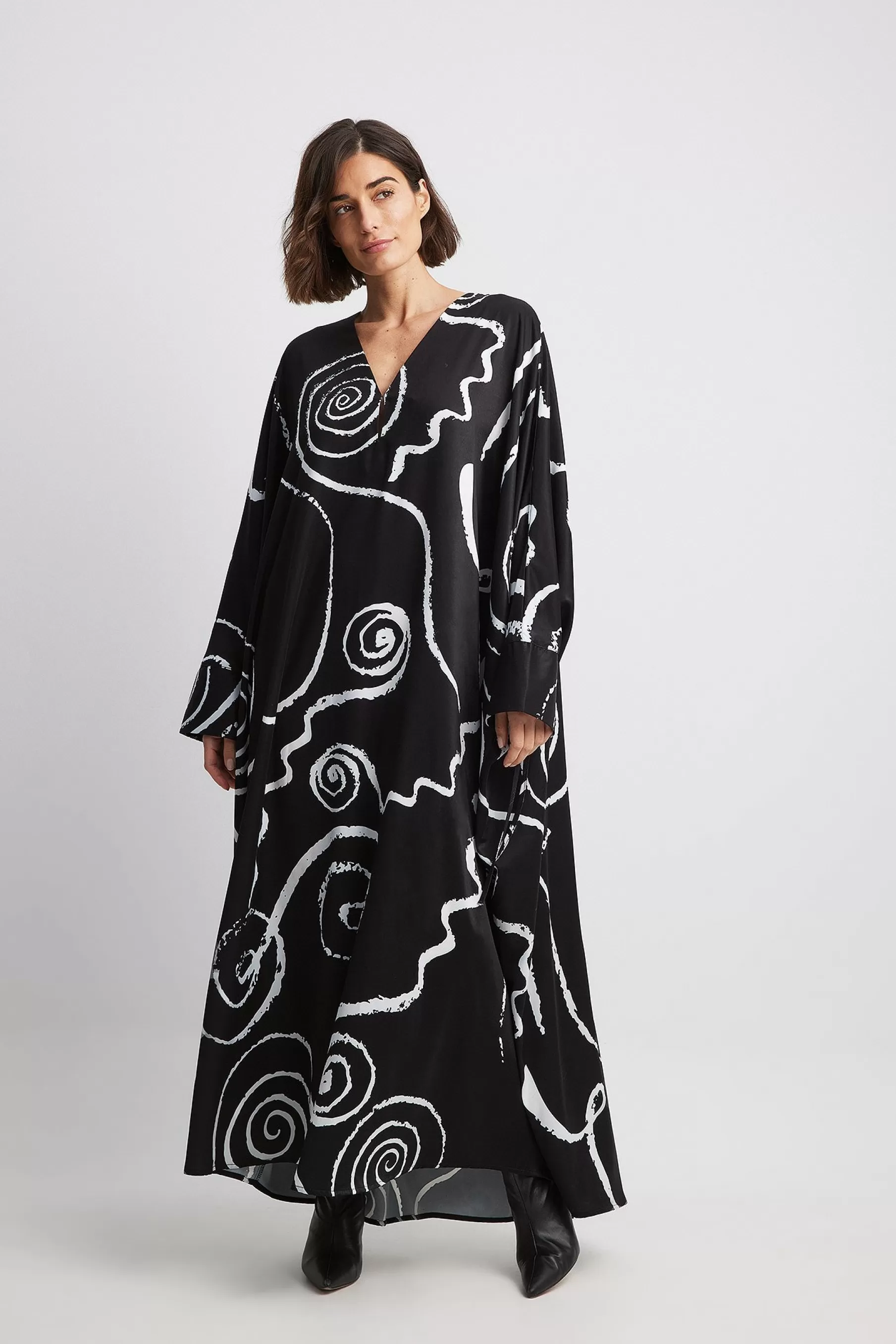 NA-KD Flowy Maxi Dress Multicolor