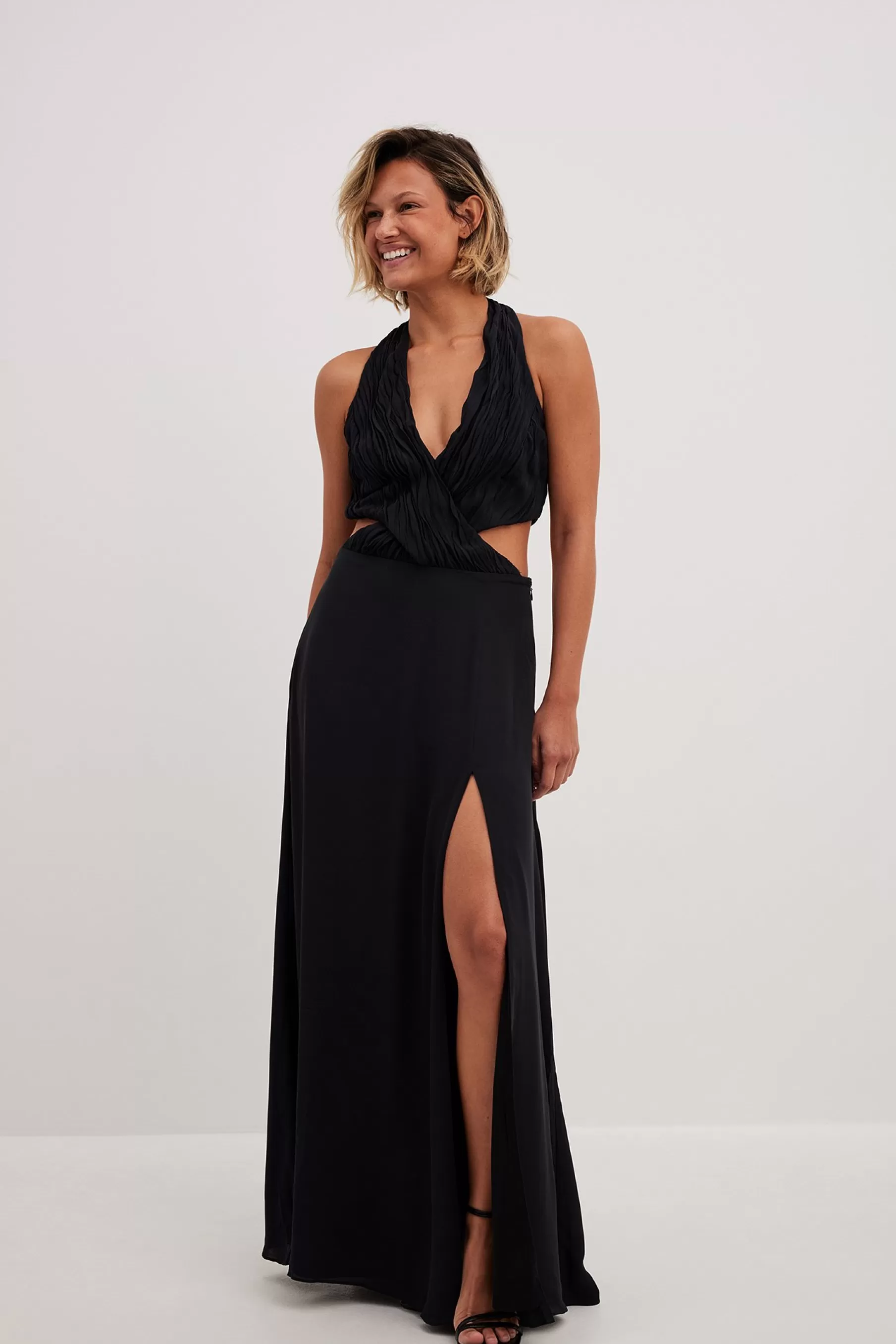 NA-KD Flowy Maxi Halterneck Dress Black