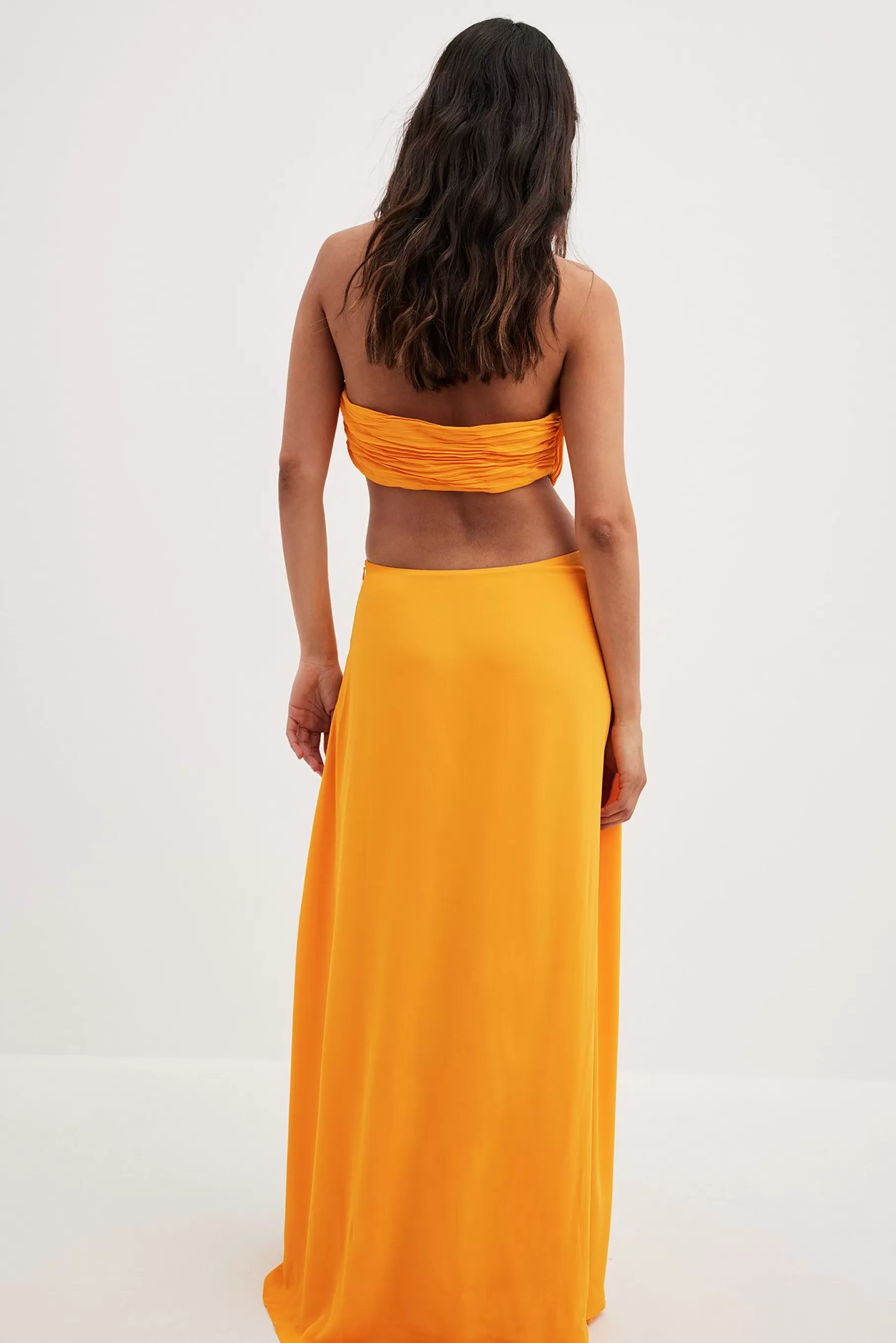 NA-KD Flowy Maxi Halterneck Dress Orange