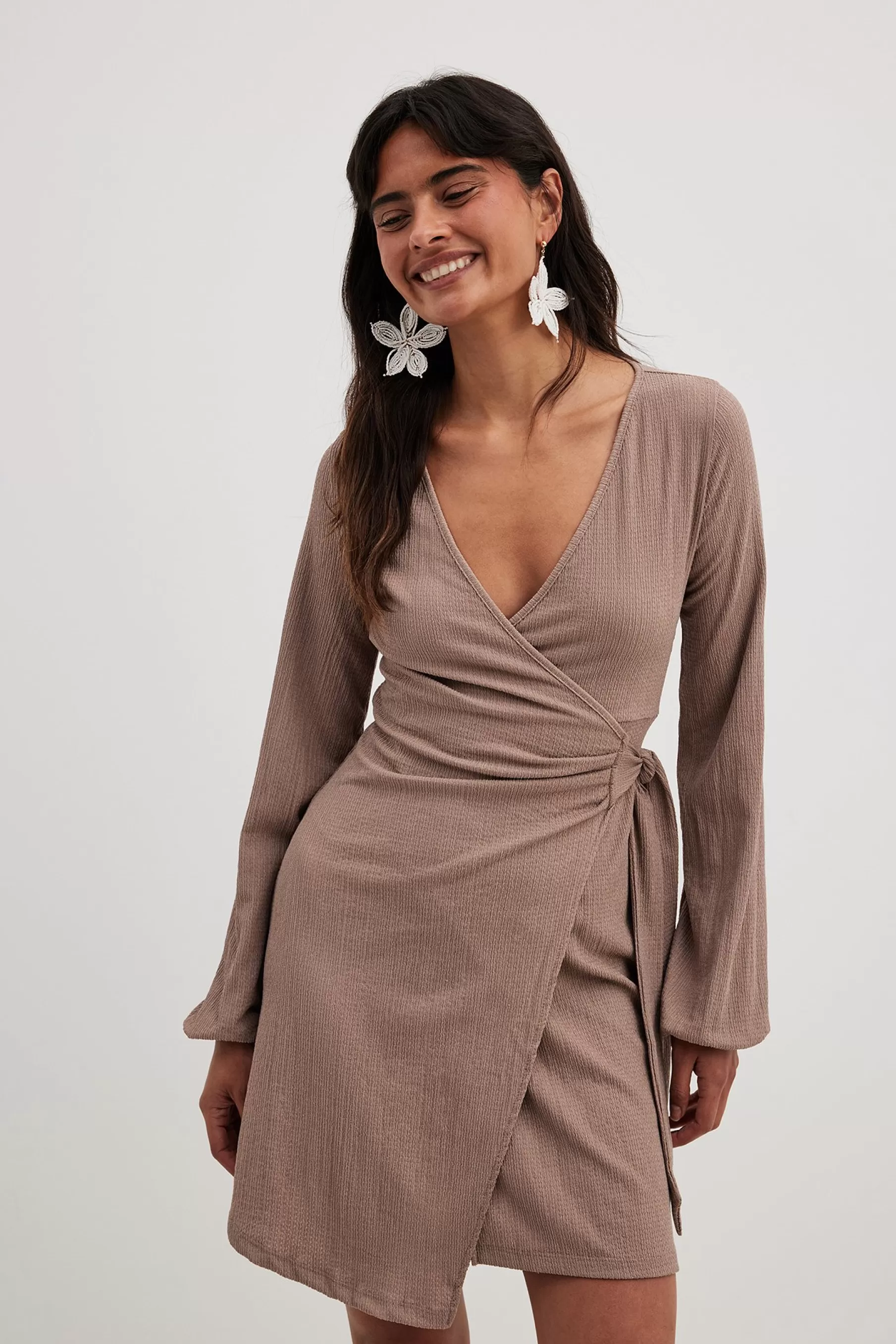 NA-KD Flowy Wrap Structured Dress Brown