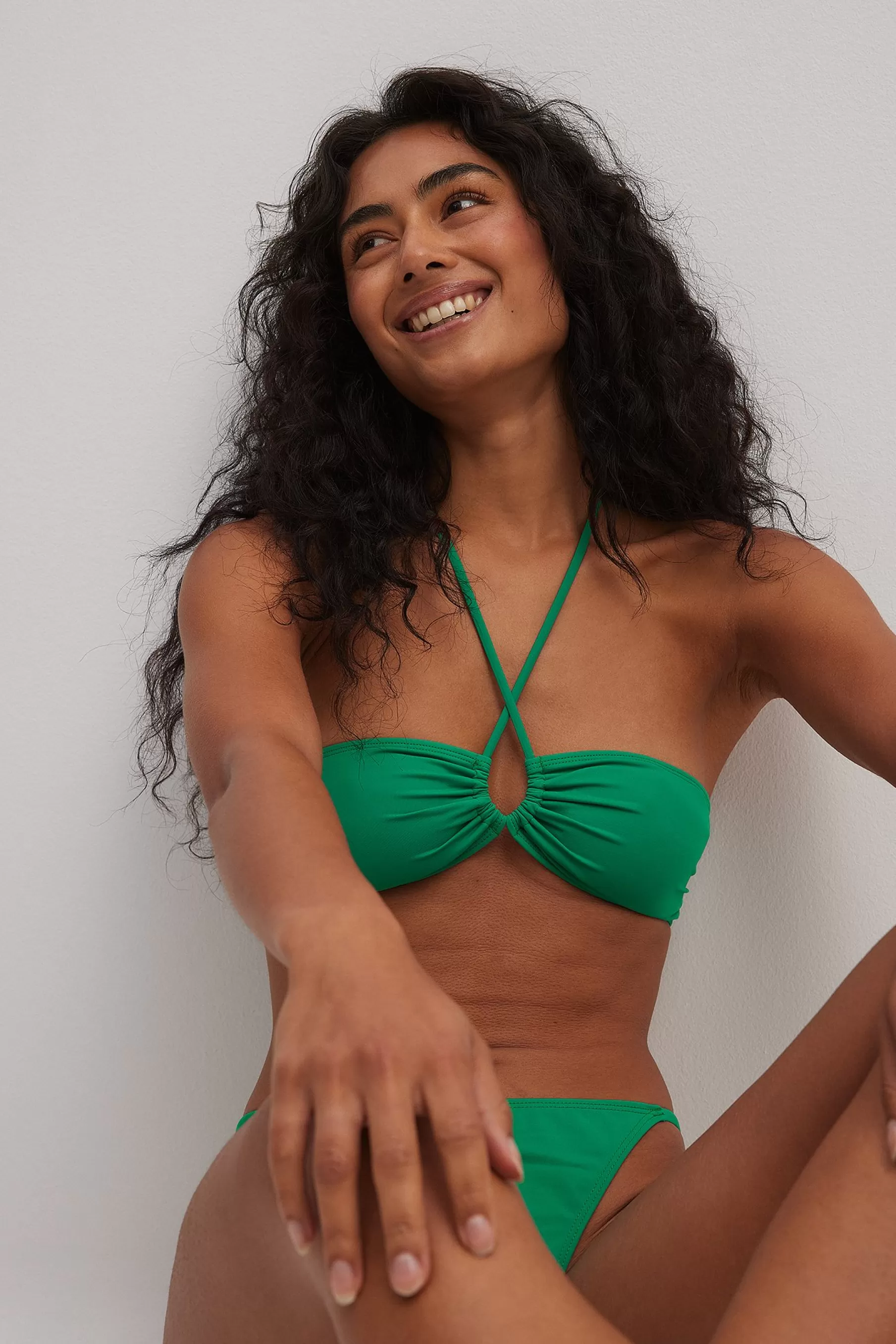 NA-KD Front Cross Bikini Top Green