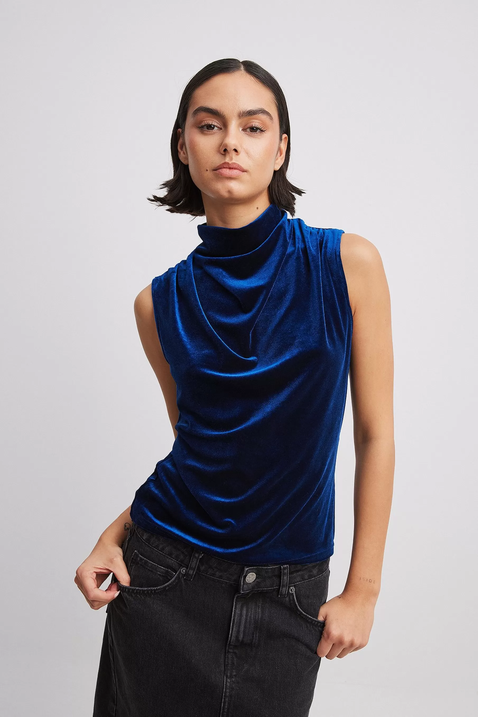 NA-KD Funnel Neck Velvet Top Blue