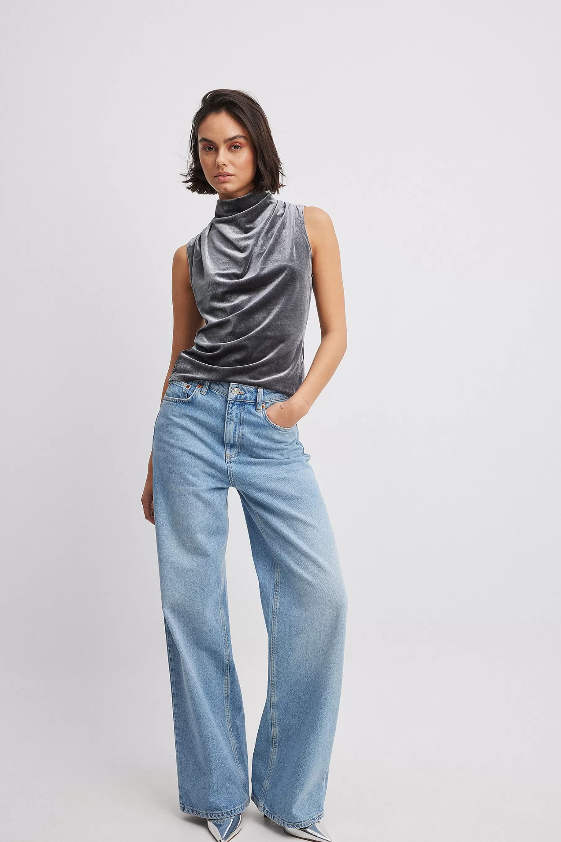 NA-KD Funnel Neck Velvet Top Grey