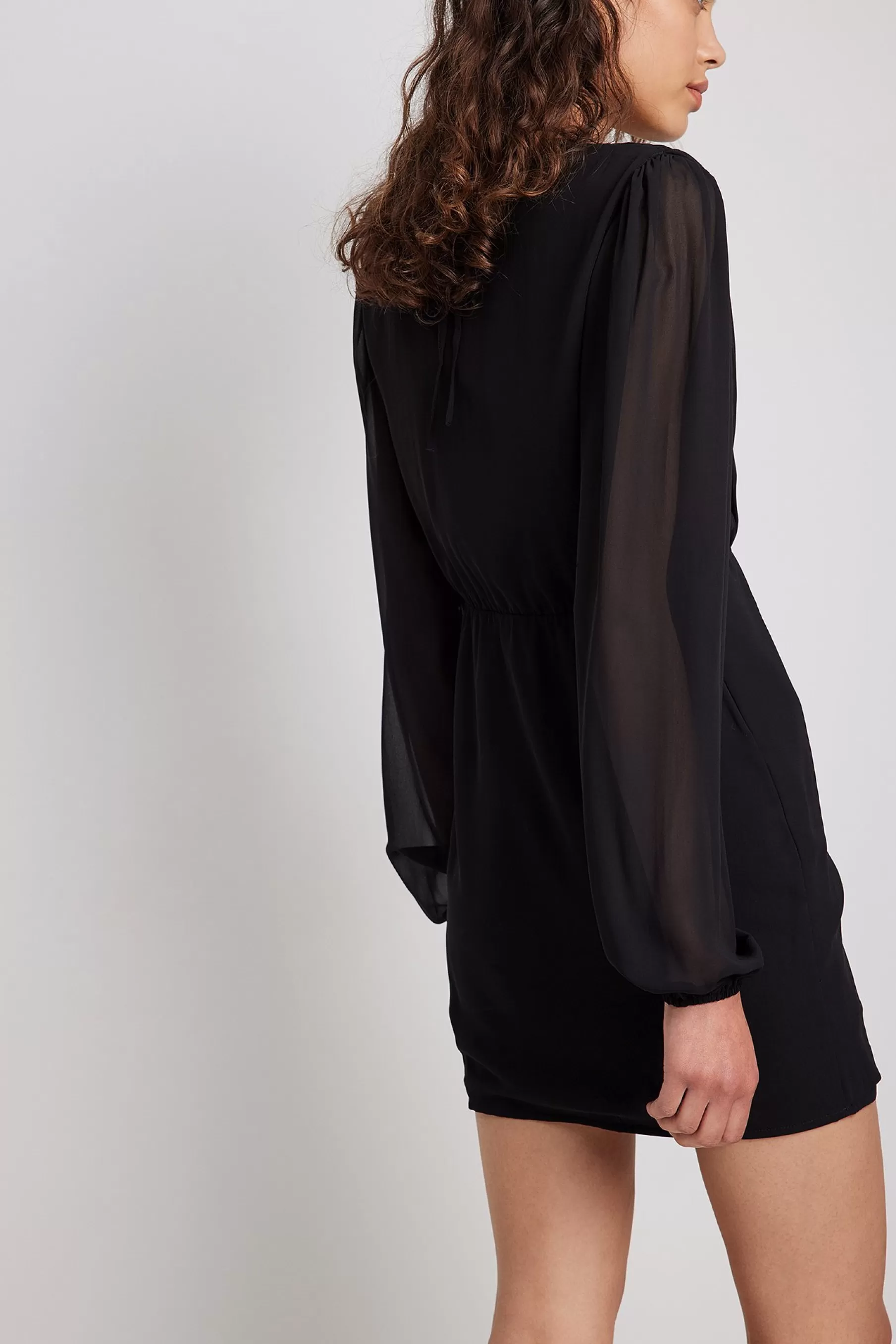 NA-KD Gathered V-neck Mini Dress Black