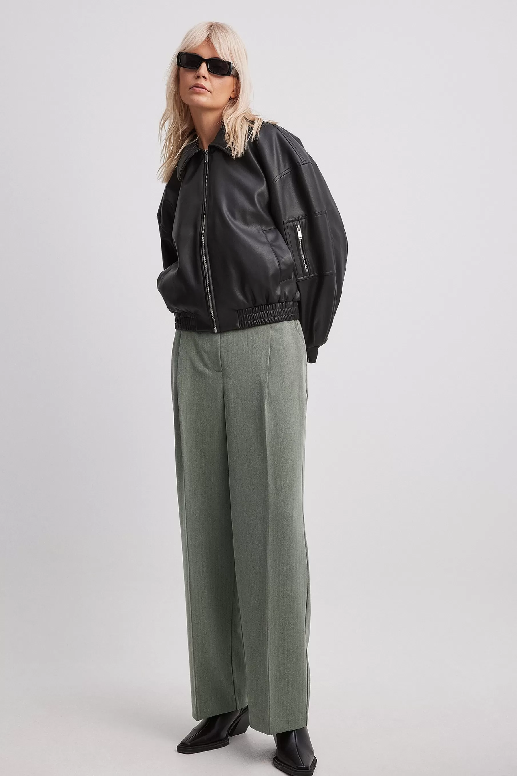 NA-KD Heavy Low Waist Suit Pants Green