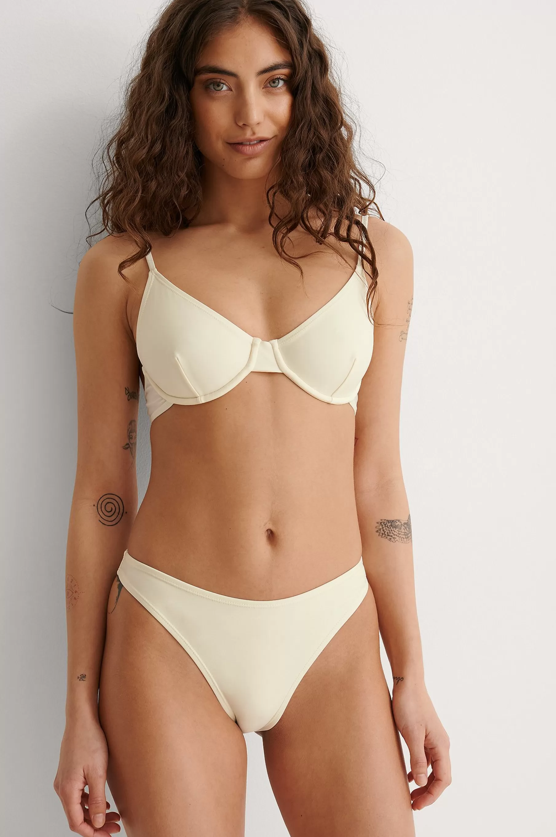 NA-KD High Cut Bikini Panty Offwhite