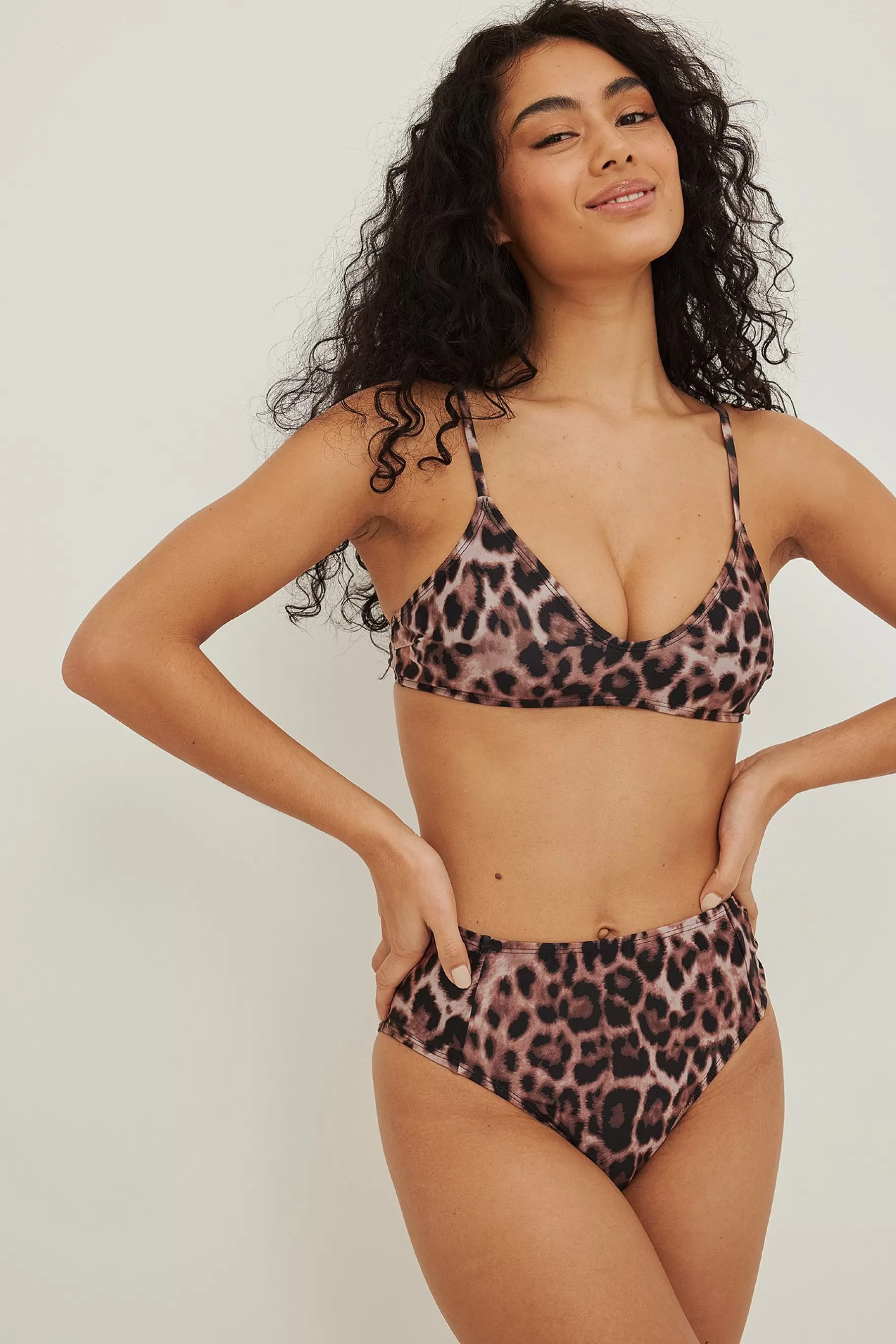 NA-KD High Waist Wide Bikini Panty Leopard