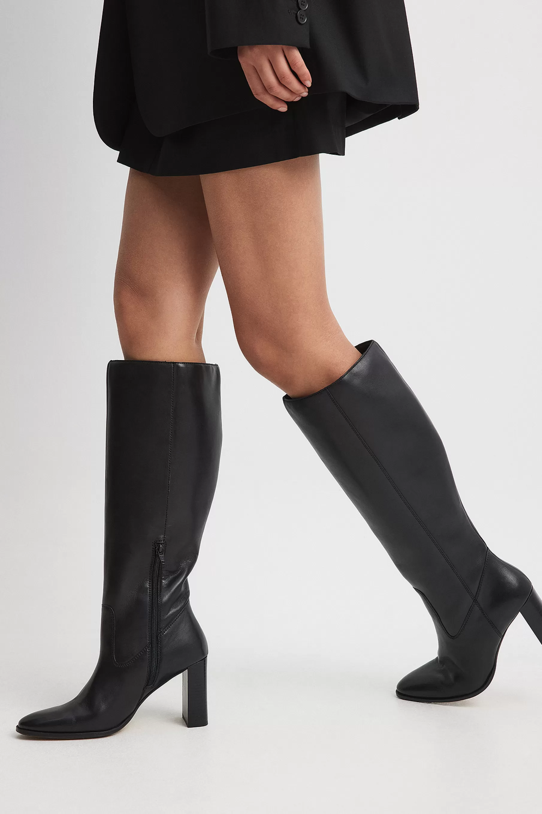 NA-KD Knee High Leather Rounded Toe Boots Black