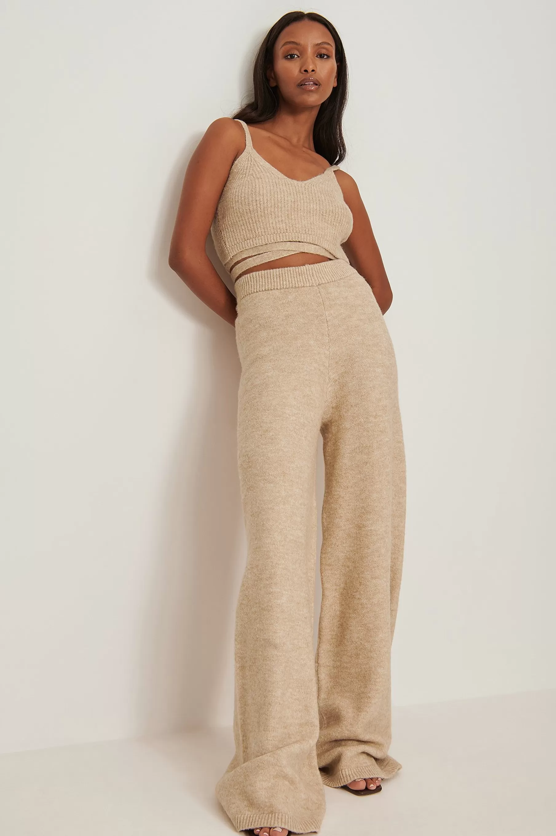 NA-KD Knitted Cropped Wrap Singlet Beige