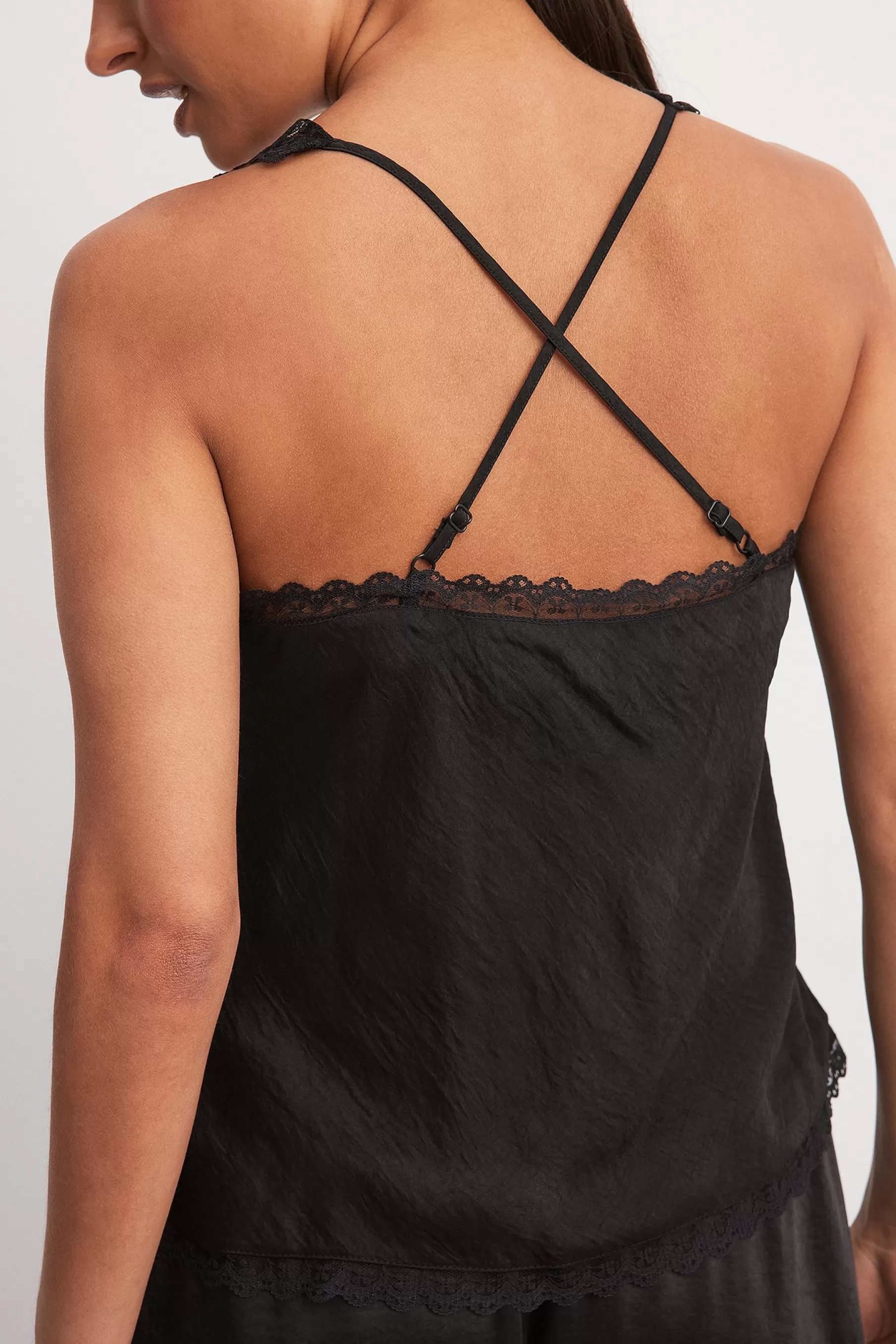 NA-KD Lace Strap Detail Singlet Black