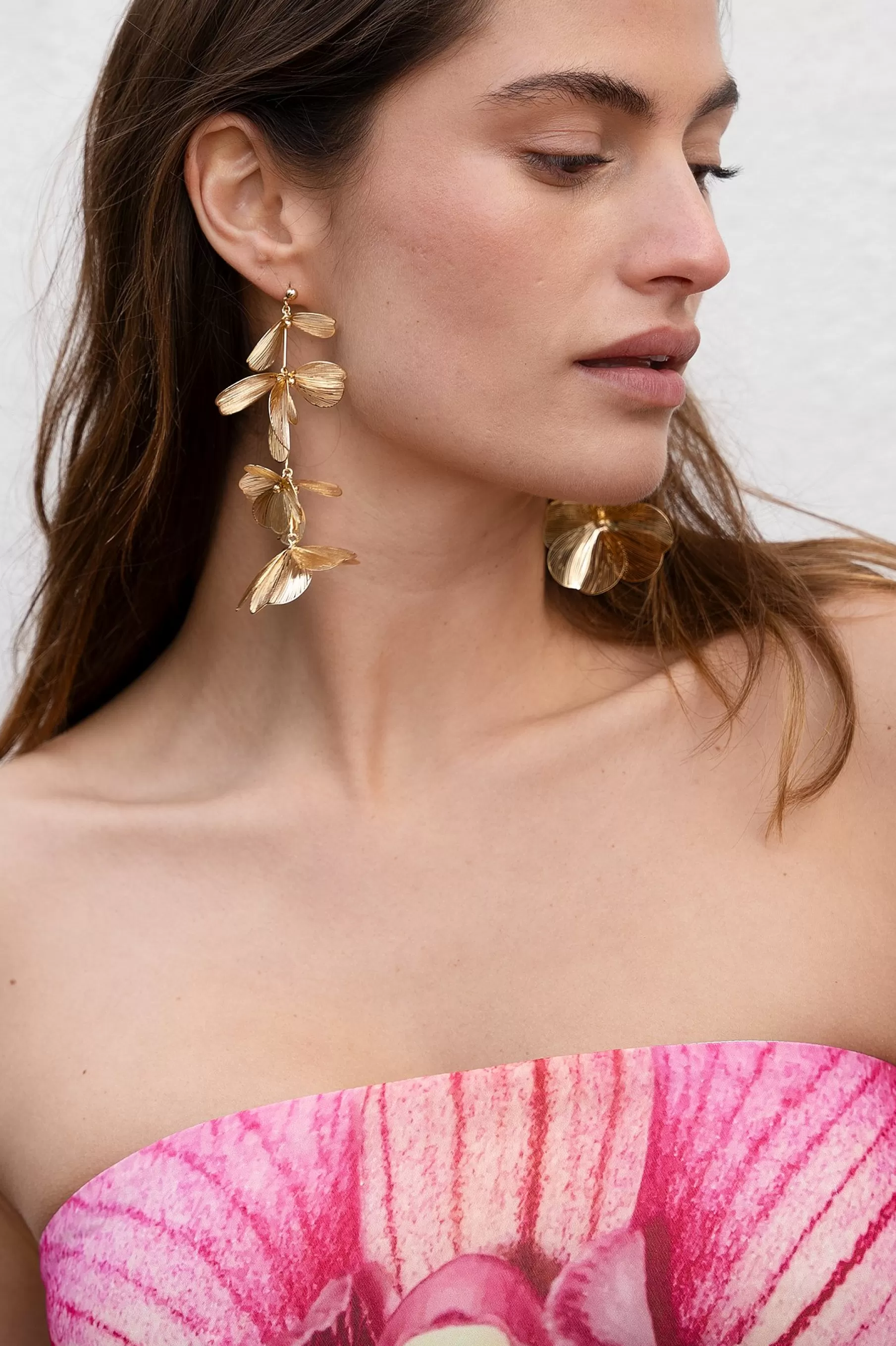 NA-KD Long Flower Earrings Gold