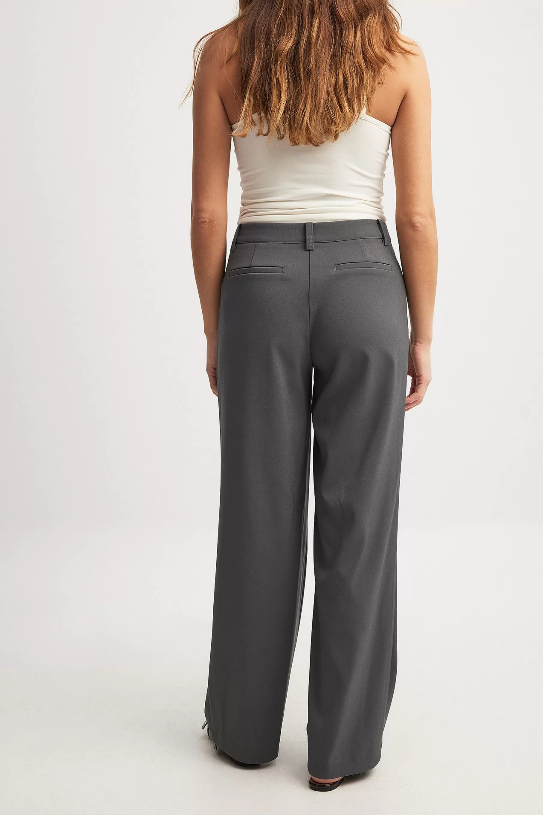 NA-KD Low Waist Pleated Suit Pants Grey