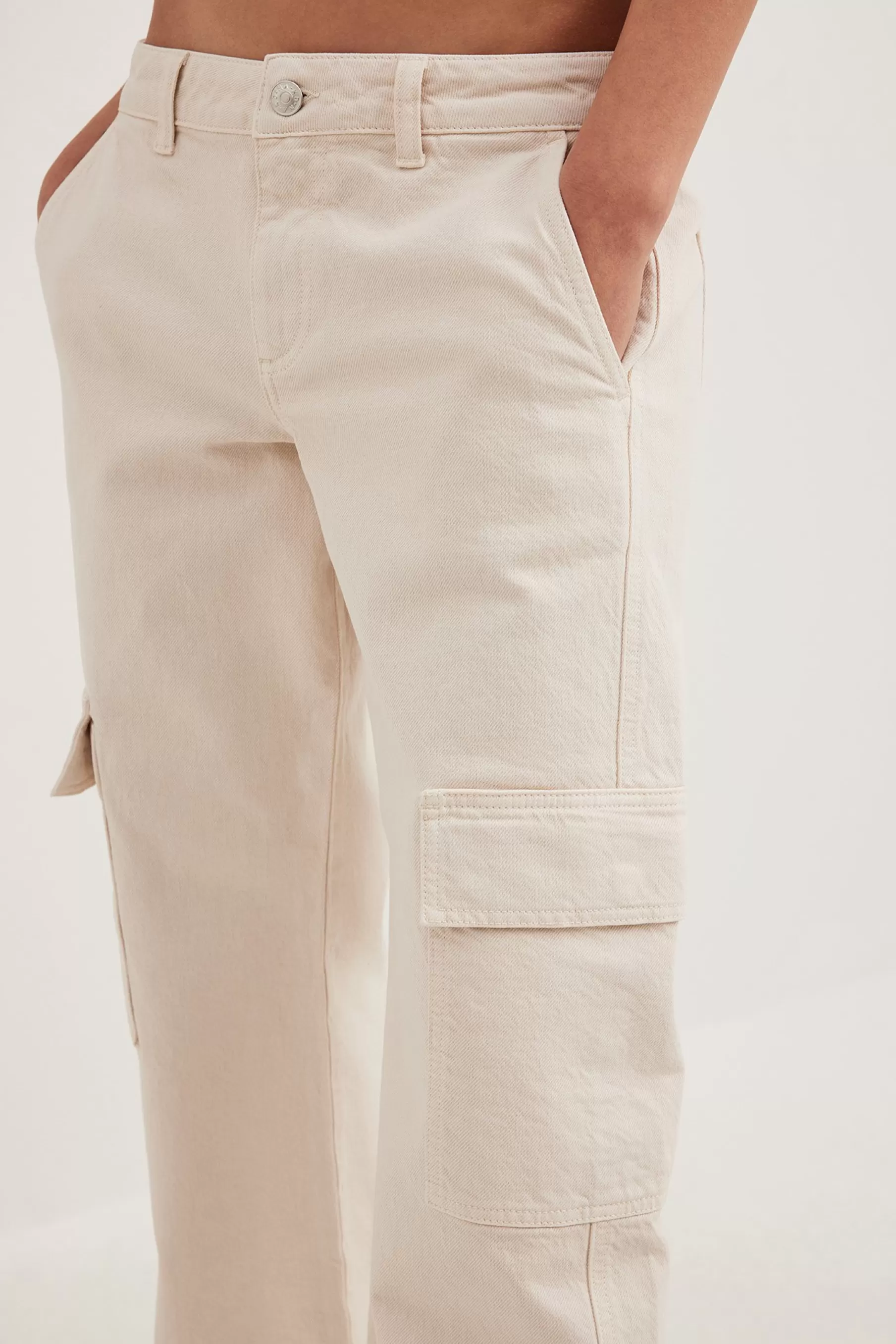 NA-KD Low Waist Pocket Detail Jeans Beige