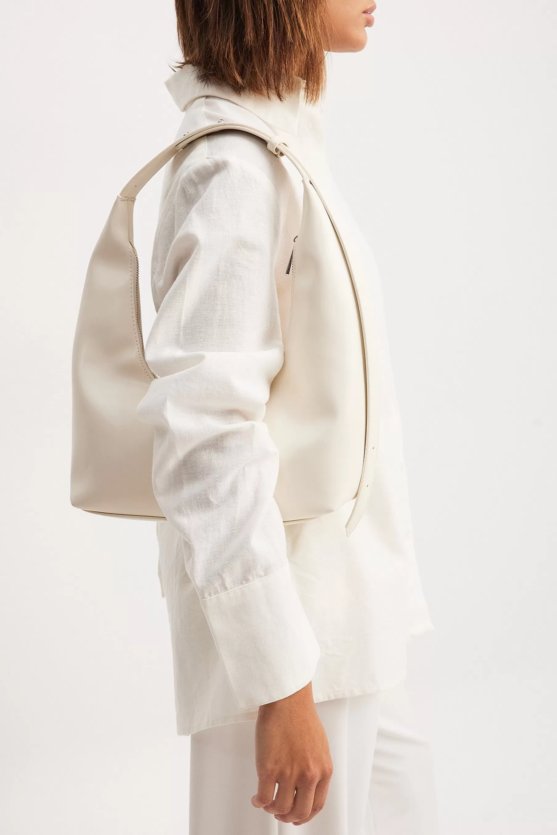 NA-KD Oblong Shoulder Bag Offwhite