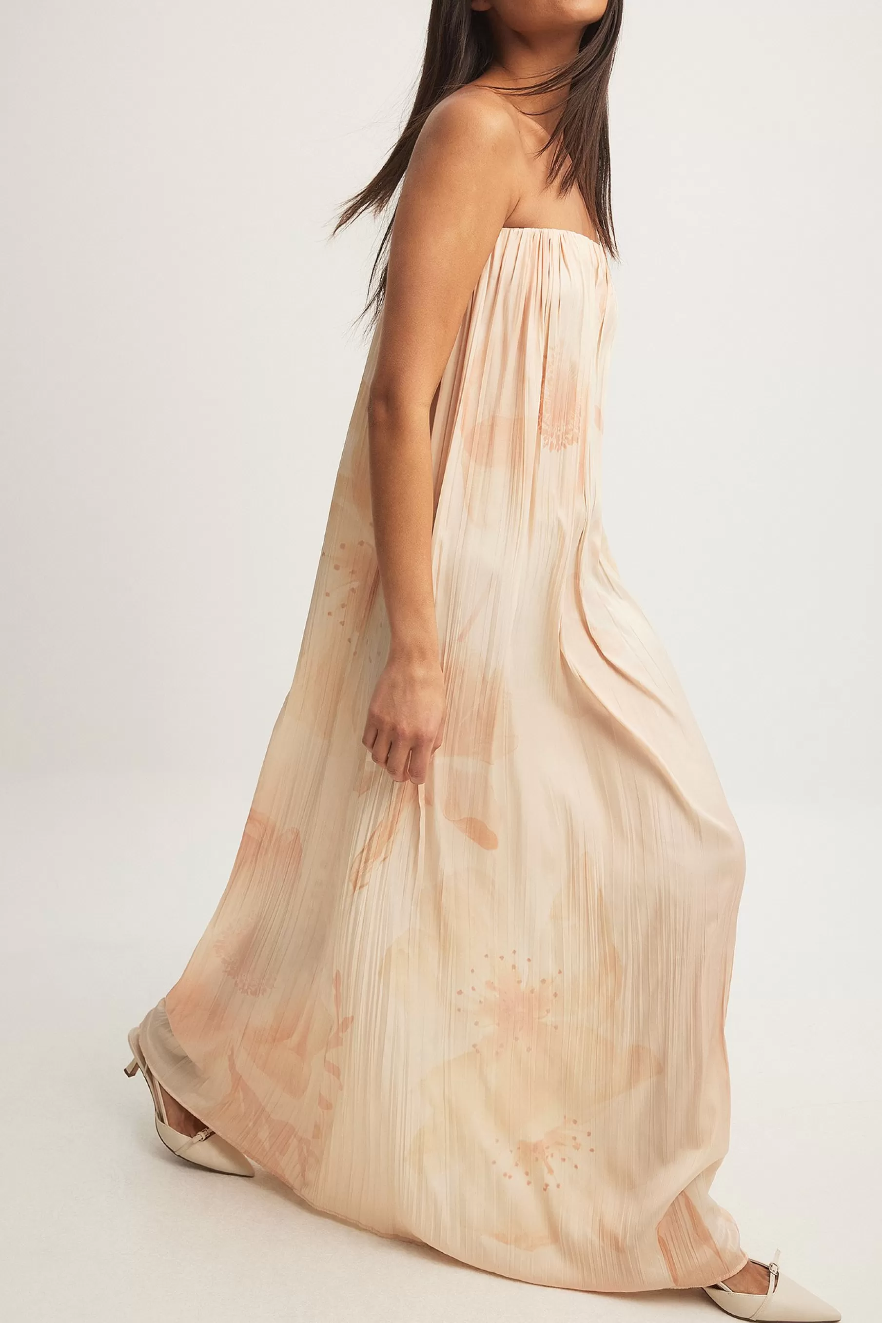 NA-KD Off Shoulder Heart Shaped Maxi Dress Pink