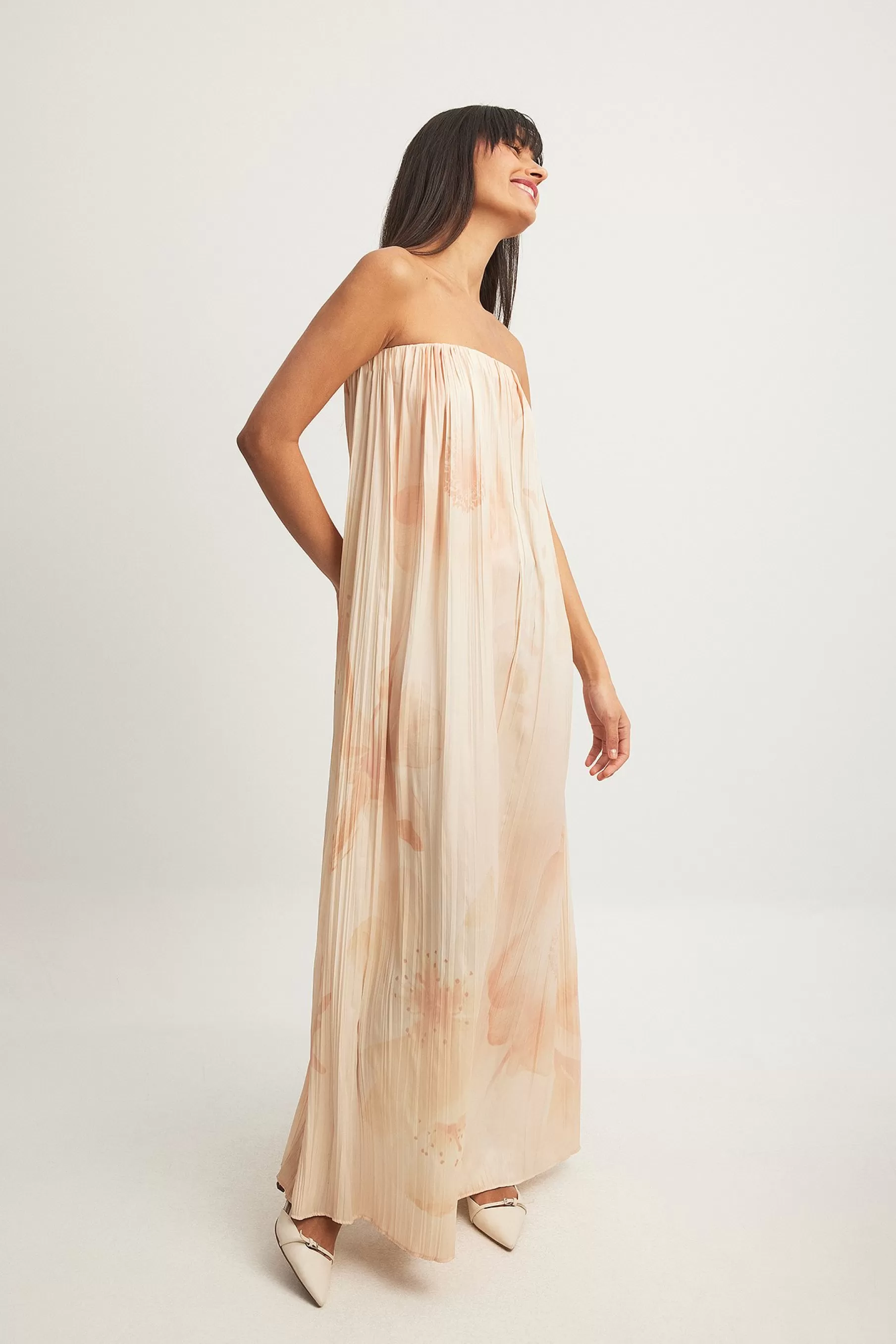 NA-KD Off Shoulder Heart Shaped Maxi Dress Pink