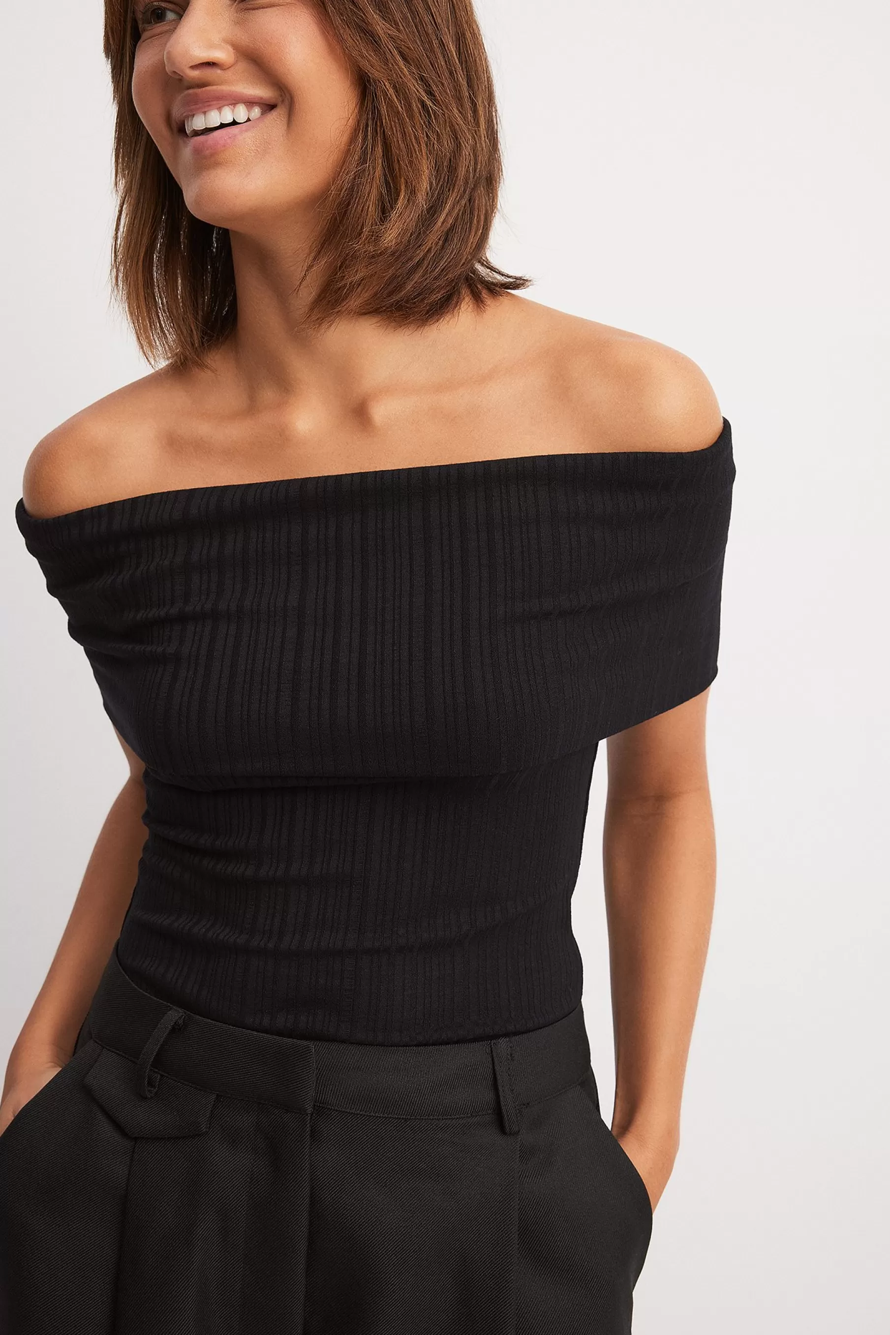 NA-KD Off Shoulder Rib Top Black