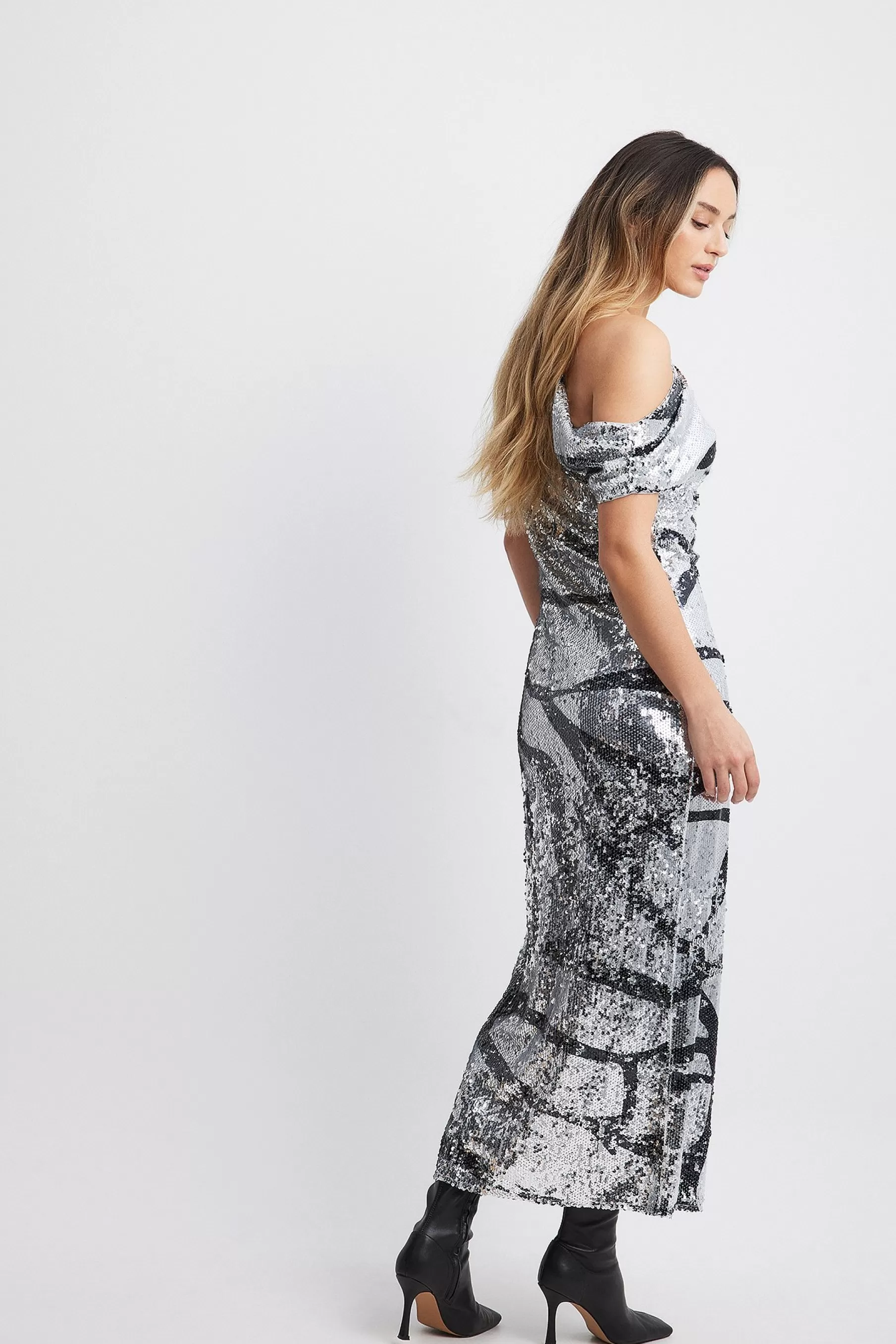 NA-KD Off Shoulder Sequins Midi Dress Silver