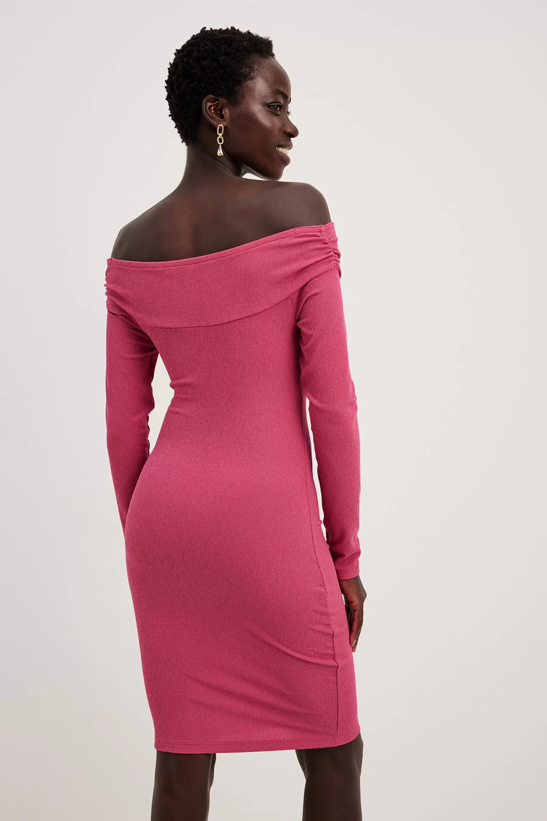 NA-KD Off Shoulder Twist Mini Dress Pink