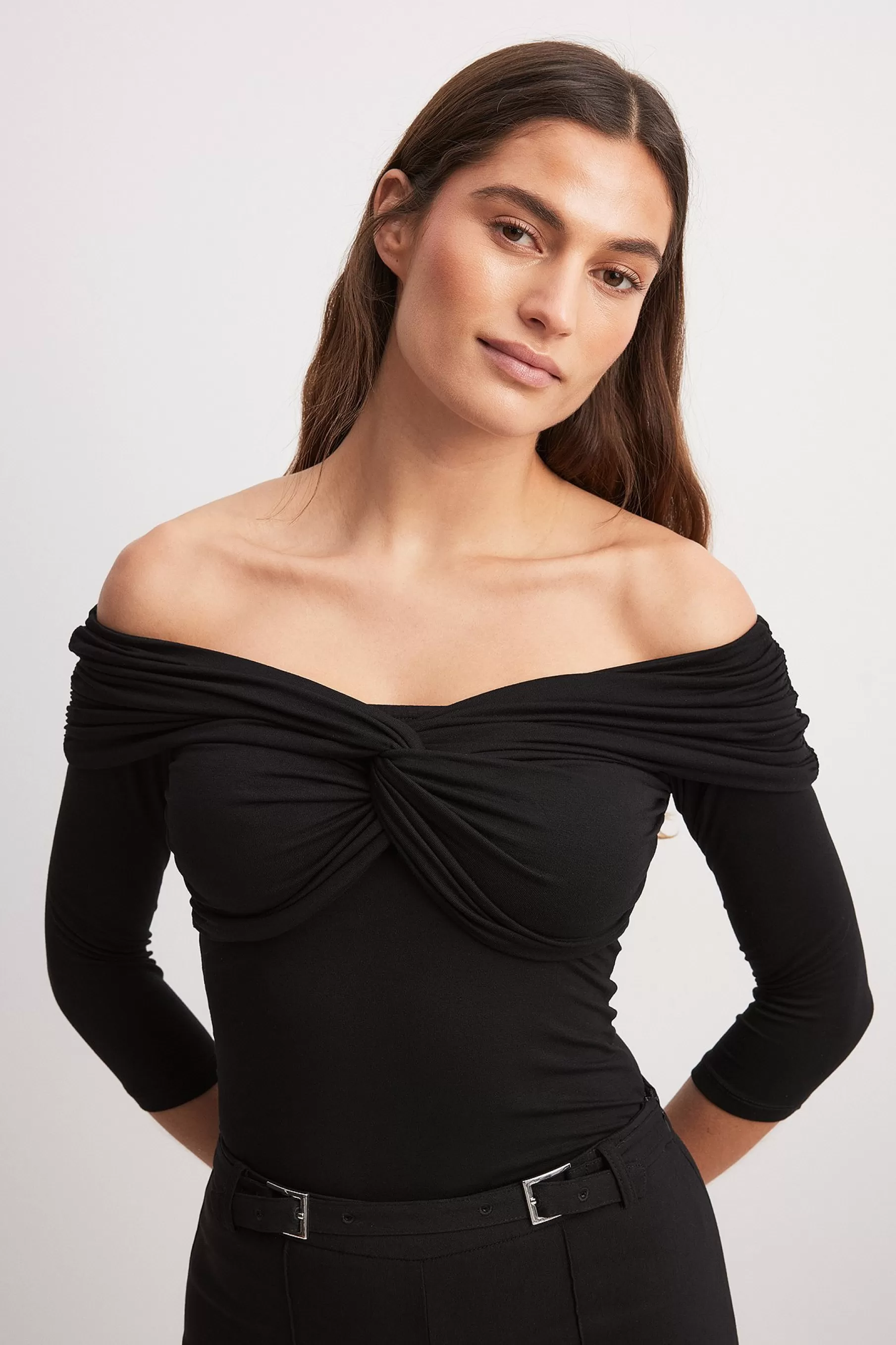 NA-KD Off Shoulder Twisted Top Black