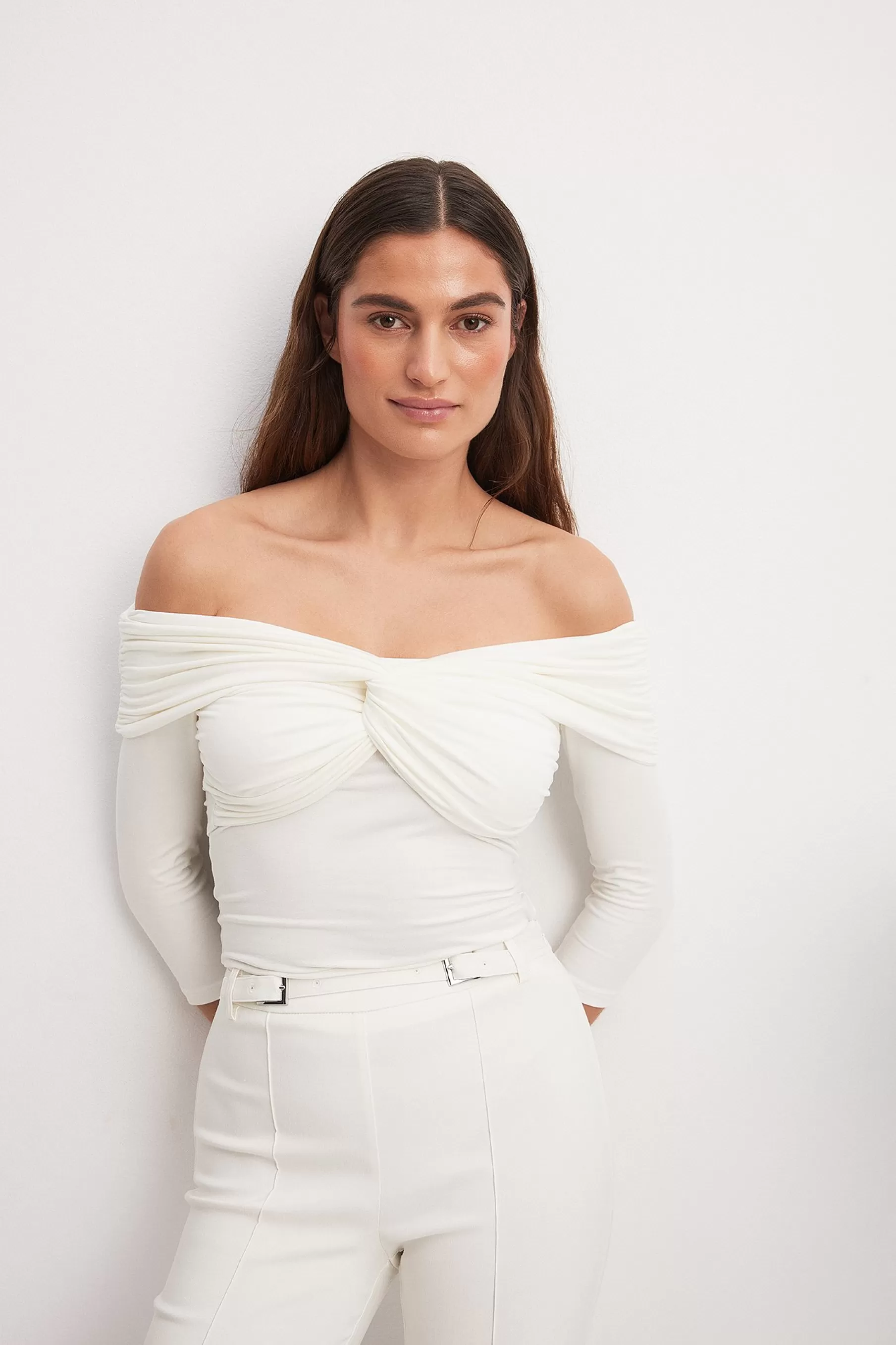 NA-KD Off Shoulder Twisted Top Offwhite