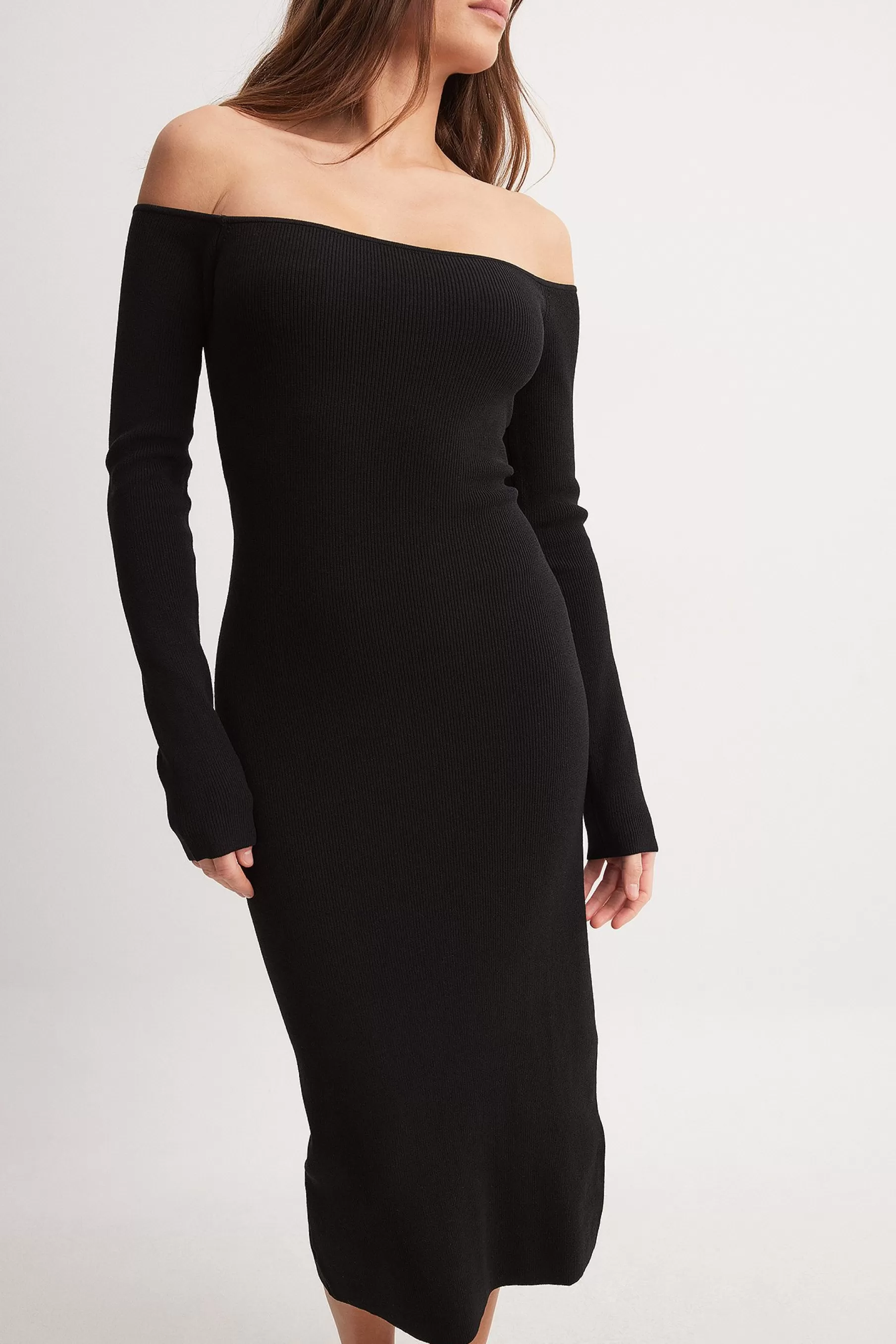 NA-KD Offshoulder Knitted Midi Dress Black