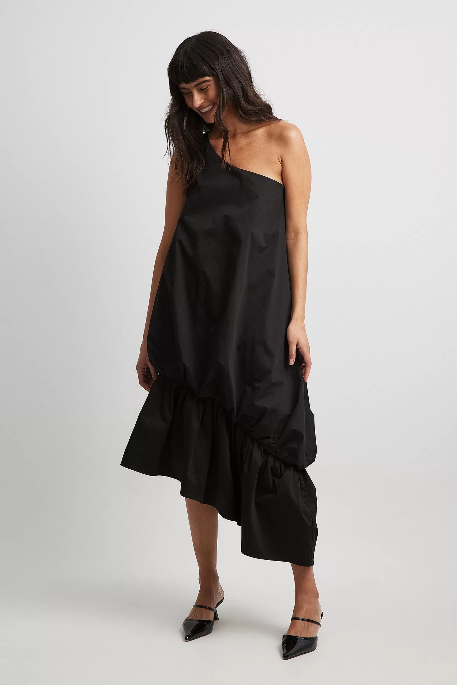 NA-KD One Shoulder Asymmetric Big Volume Dress Black