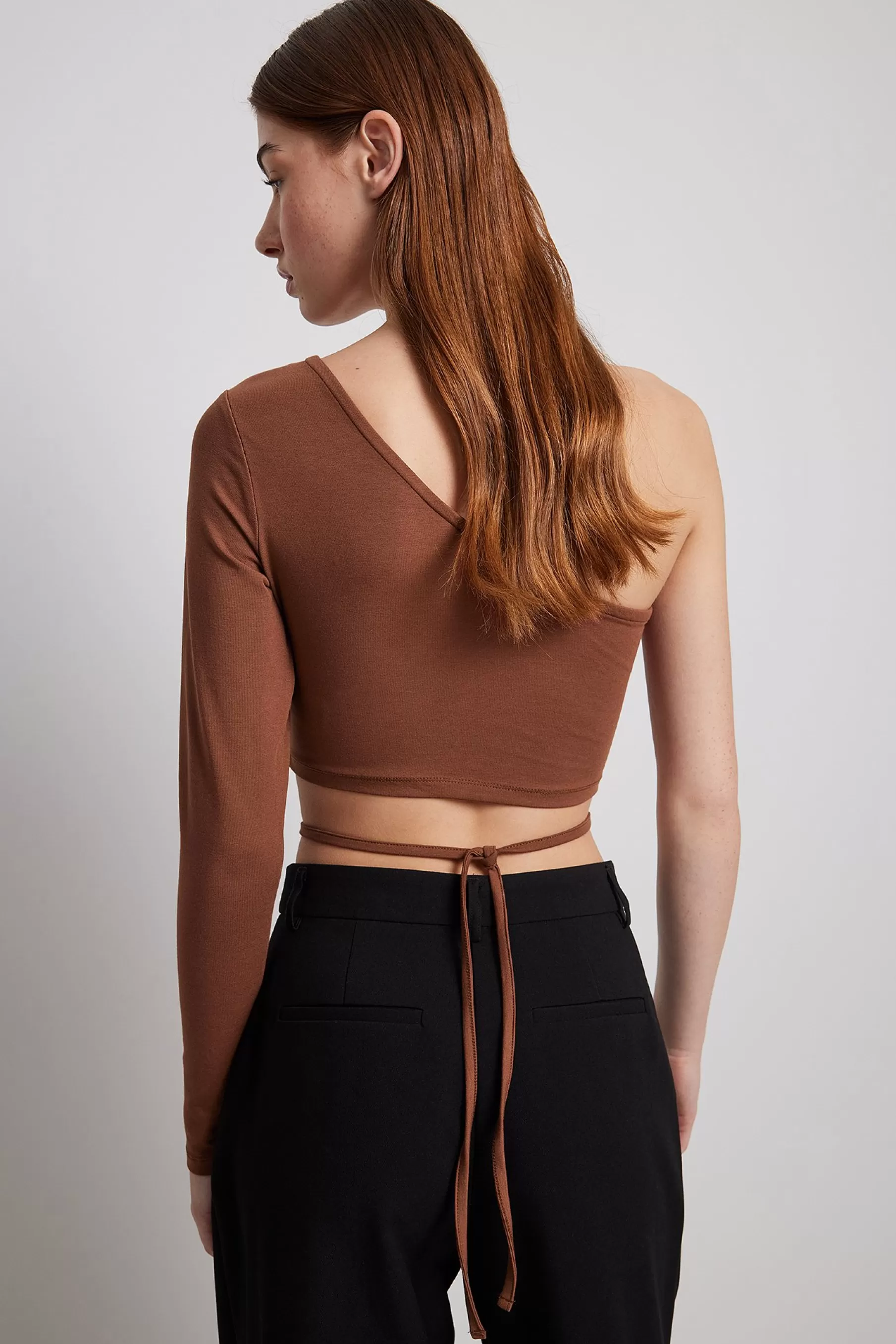 NA-KD One Shoulder Strap Top Brown