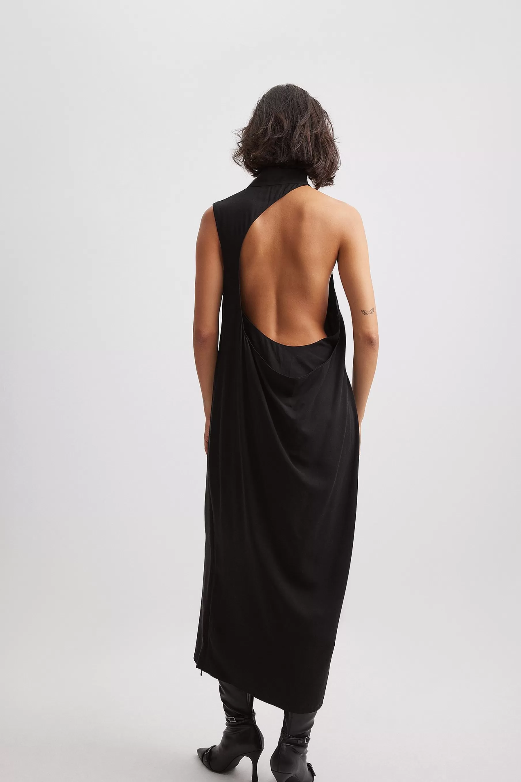 NA-KD Open Back Turtle Neck Dress Black