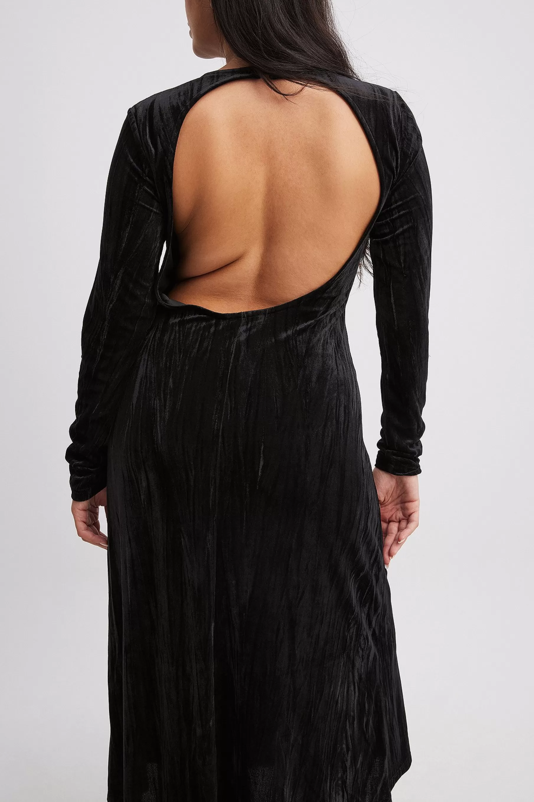 NA-KD Open Back Velvet Midi Dress Black