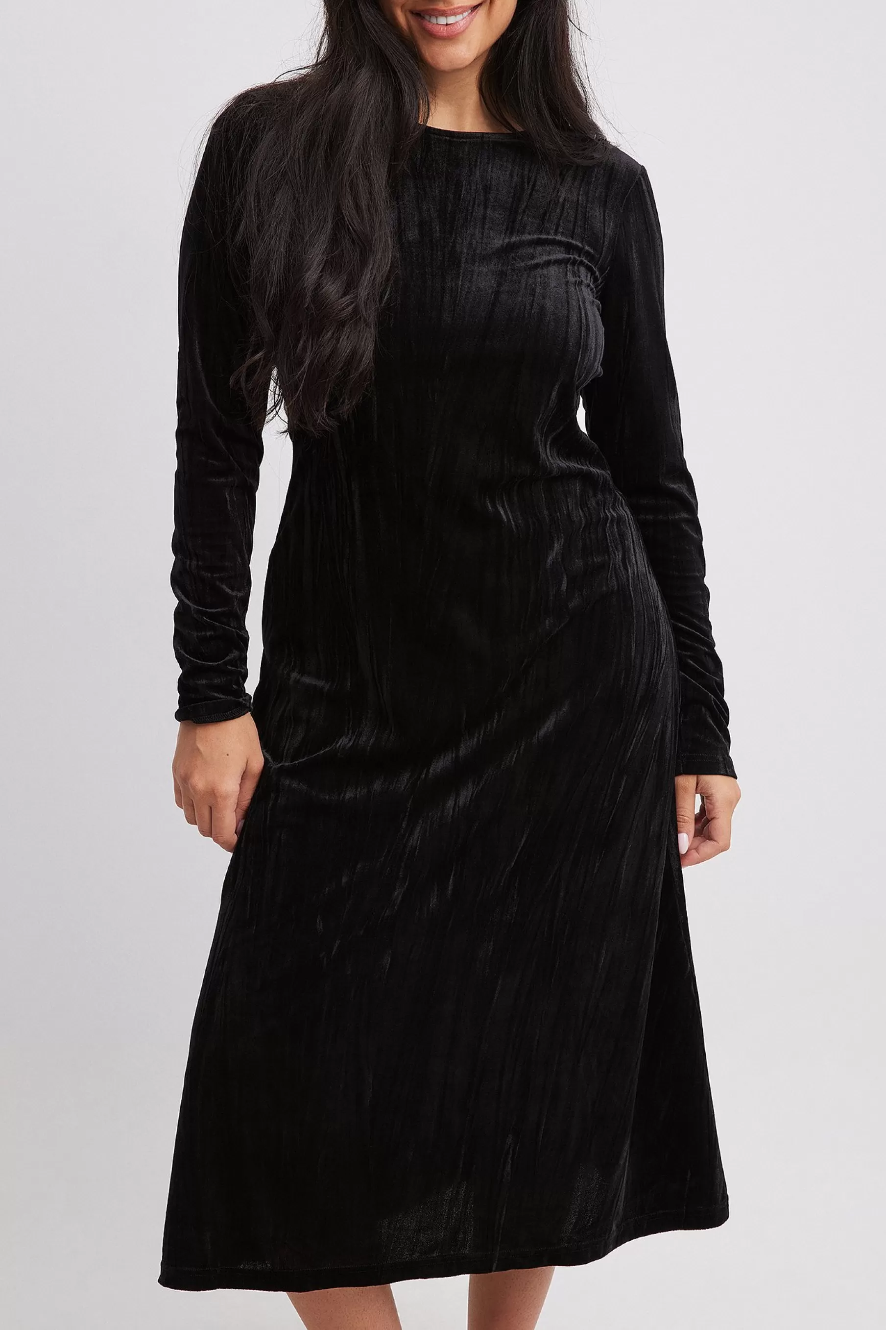 NA-KD Open Back Velvet Midi Dress Black