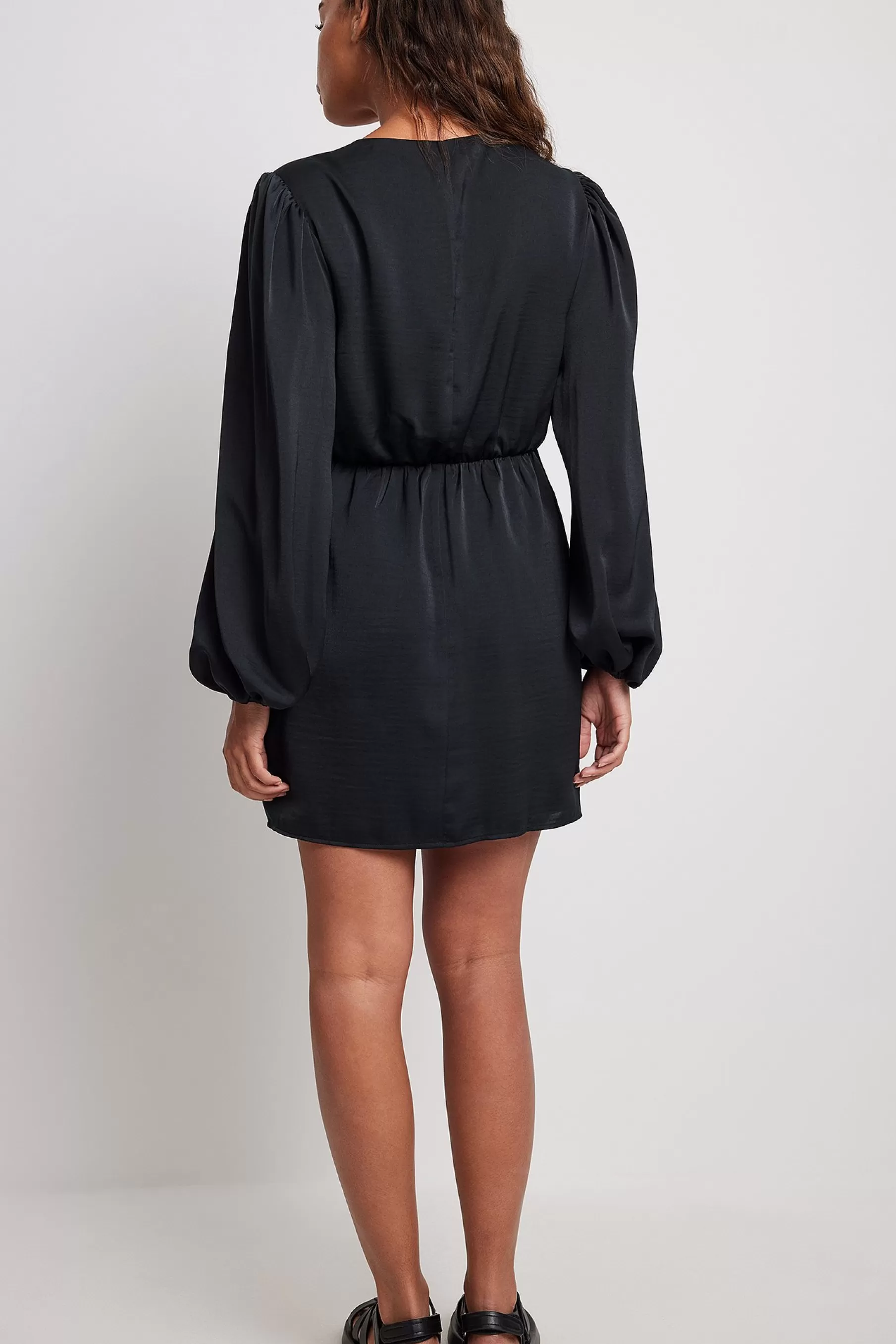 NA-KD Overlap Mini Dress Black