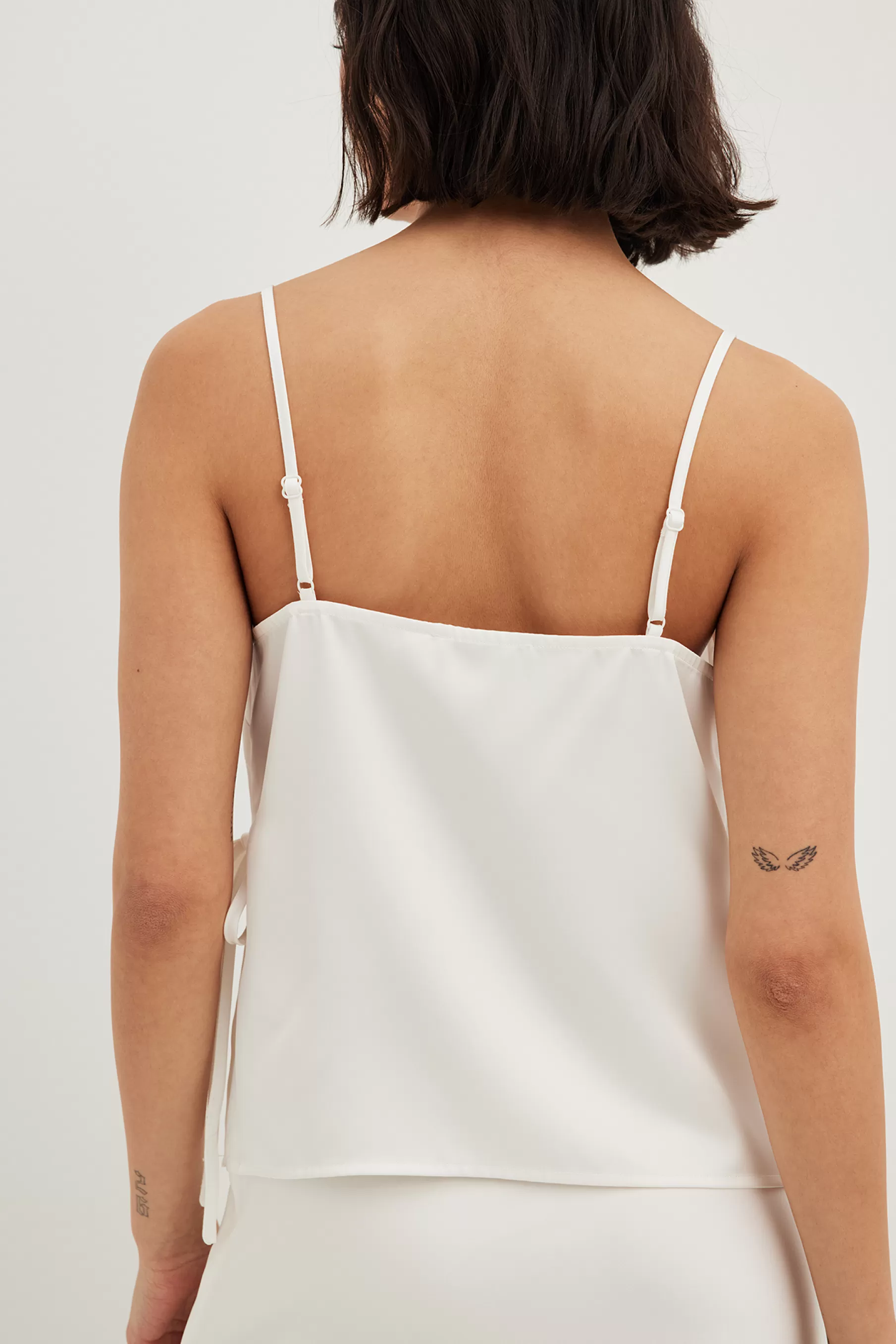 NA-KD Overlap Satin Singlet Offwhite